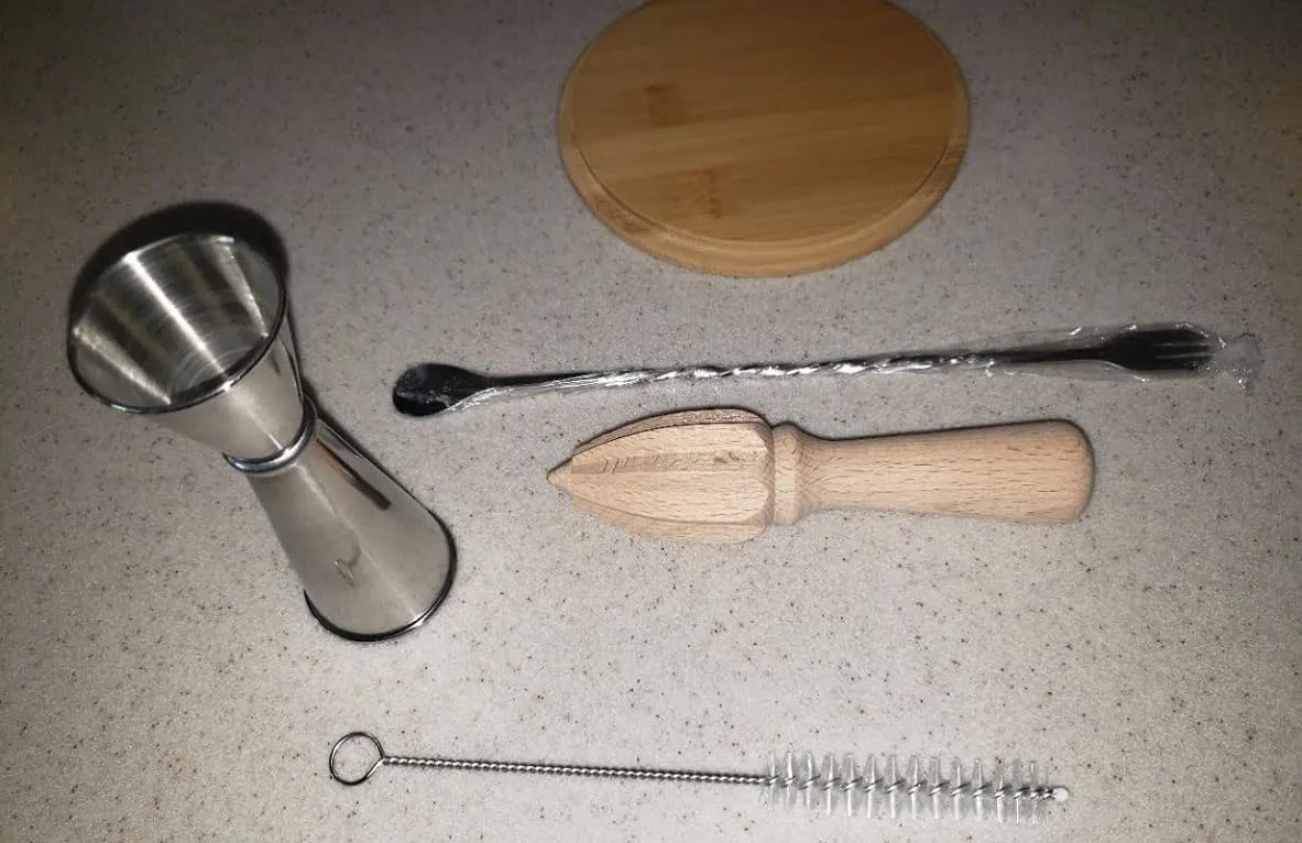 3 Tier Wood Bar Glass Margarita Salt Rimmer with Lid and 6 Sponges for Cocktails