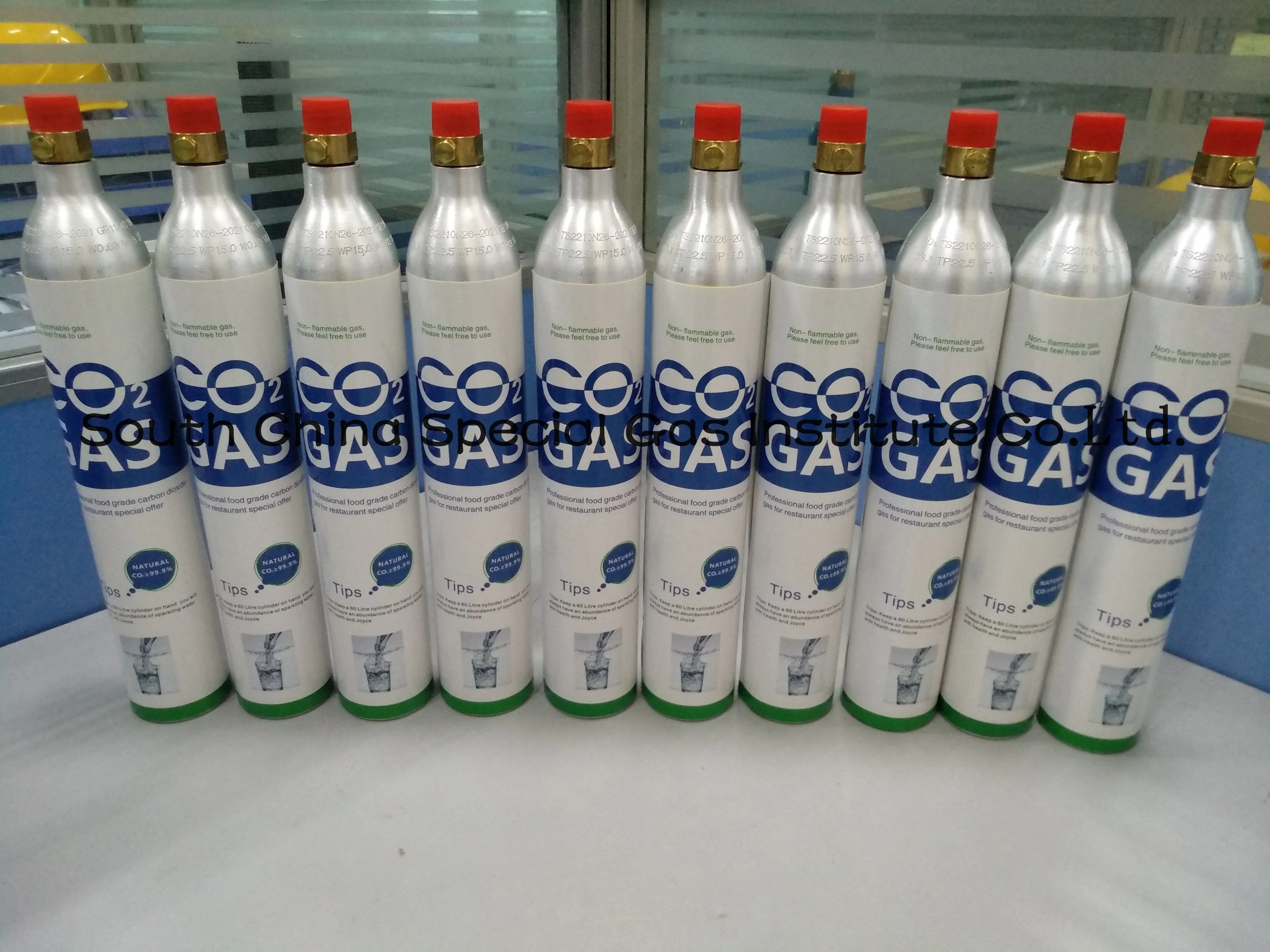 0.6L CO2 cylinder  co2 refilling cylinder  0.6L CO2  recharge for soda maker