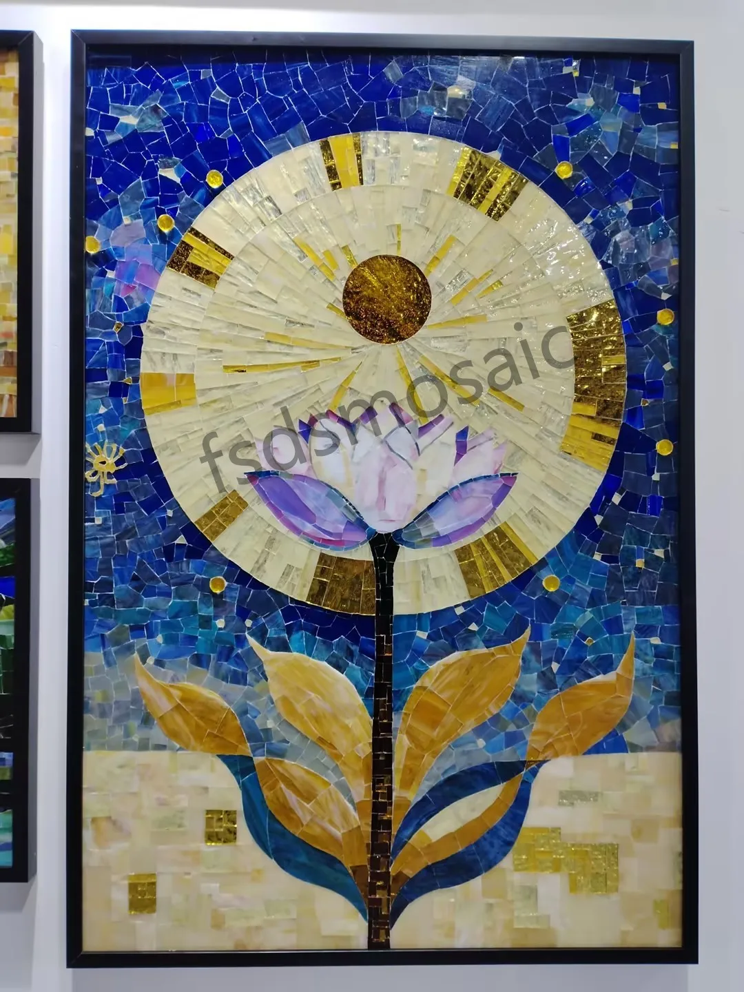 Customized Century Glass Mosaic Modern Handmade Lotus Artistic 4mm Thickness Parquet Design for Interior Wall Decor