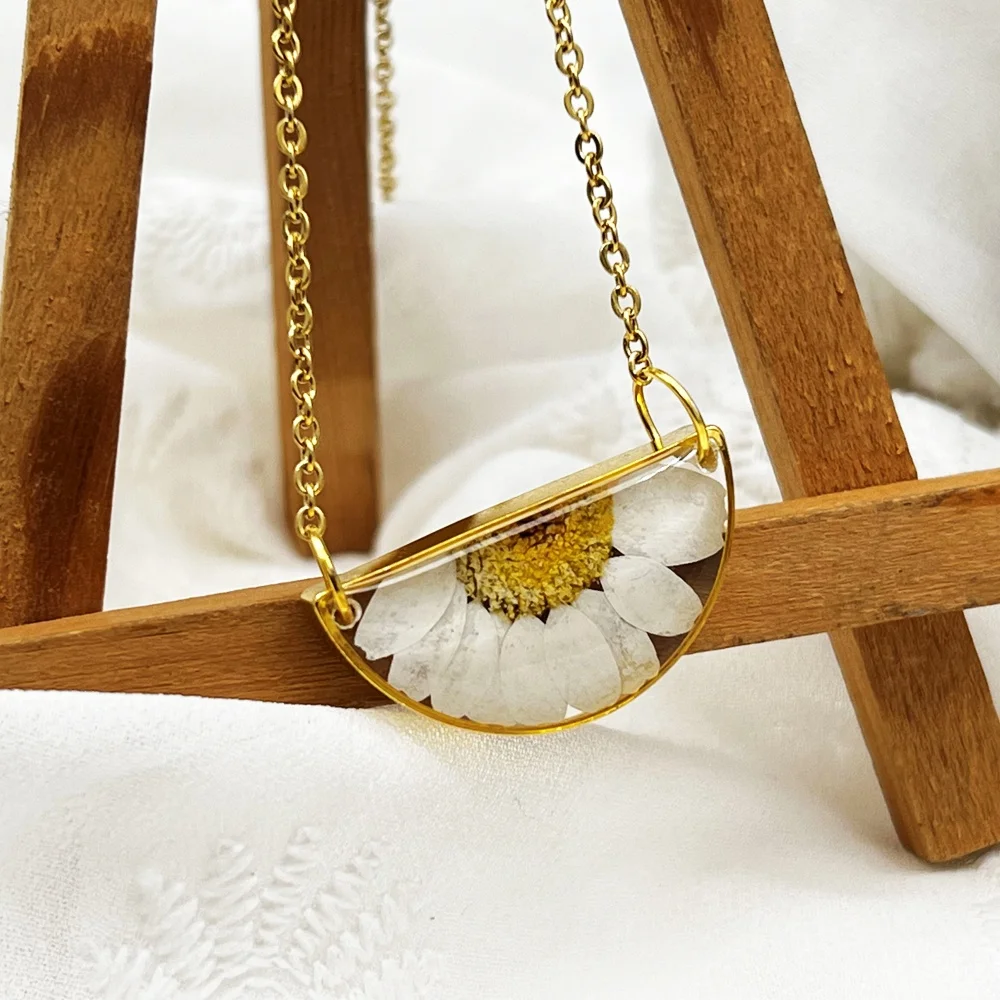 Bohemian Handmade Jewelry Real Sun Flower Daisy Half Moon Resin Pendant Gold Plated Stainless Steel Necklace