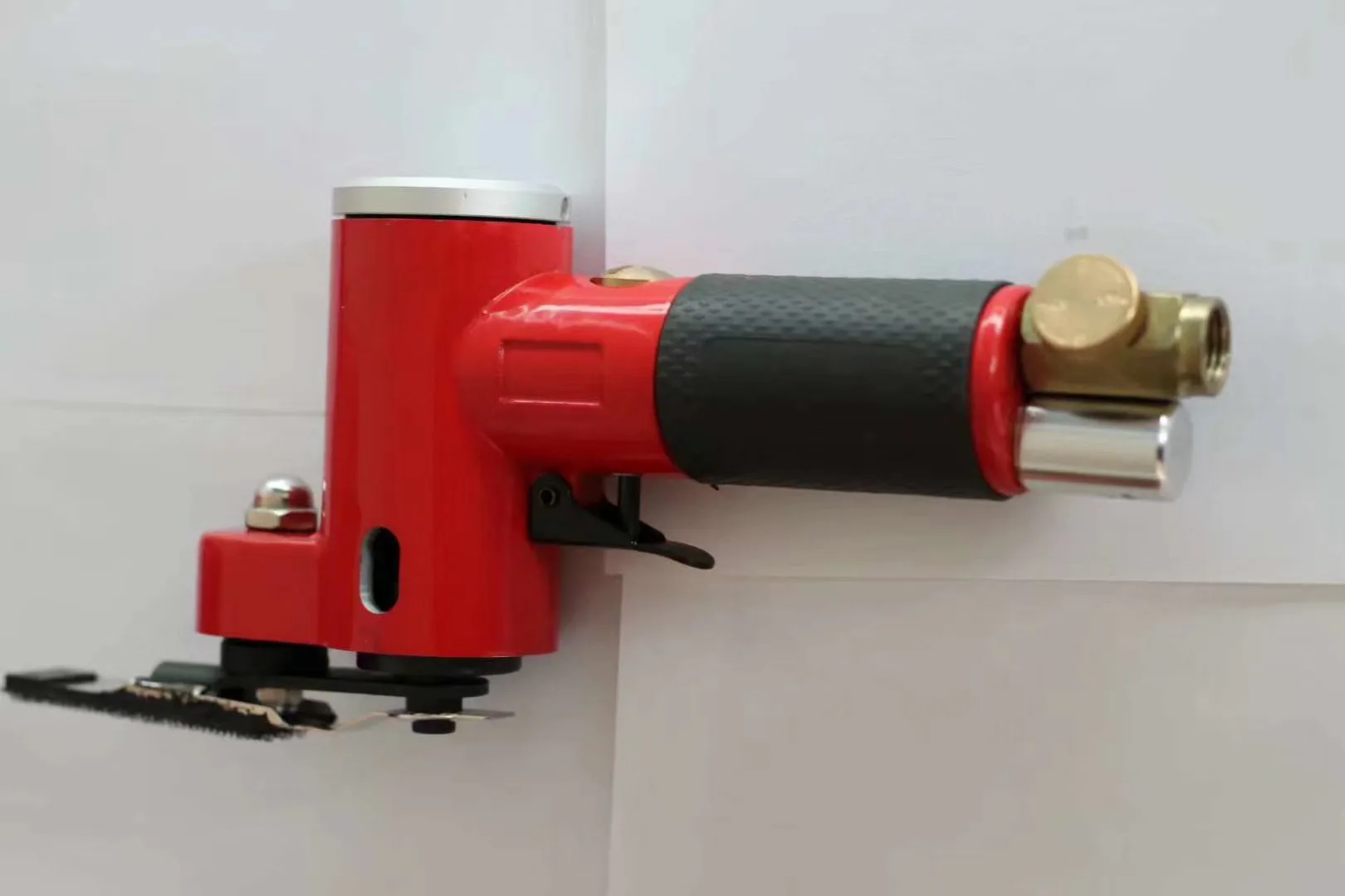TY71313V Air Powered Mini Oscillating Multi tool sander for narrow space industry-leading anti-vibration for greater comfort