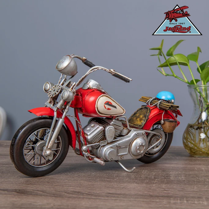 RED HD MOTORCYCLE 1:8-SCALE