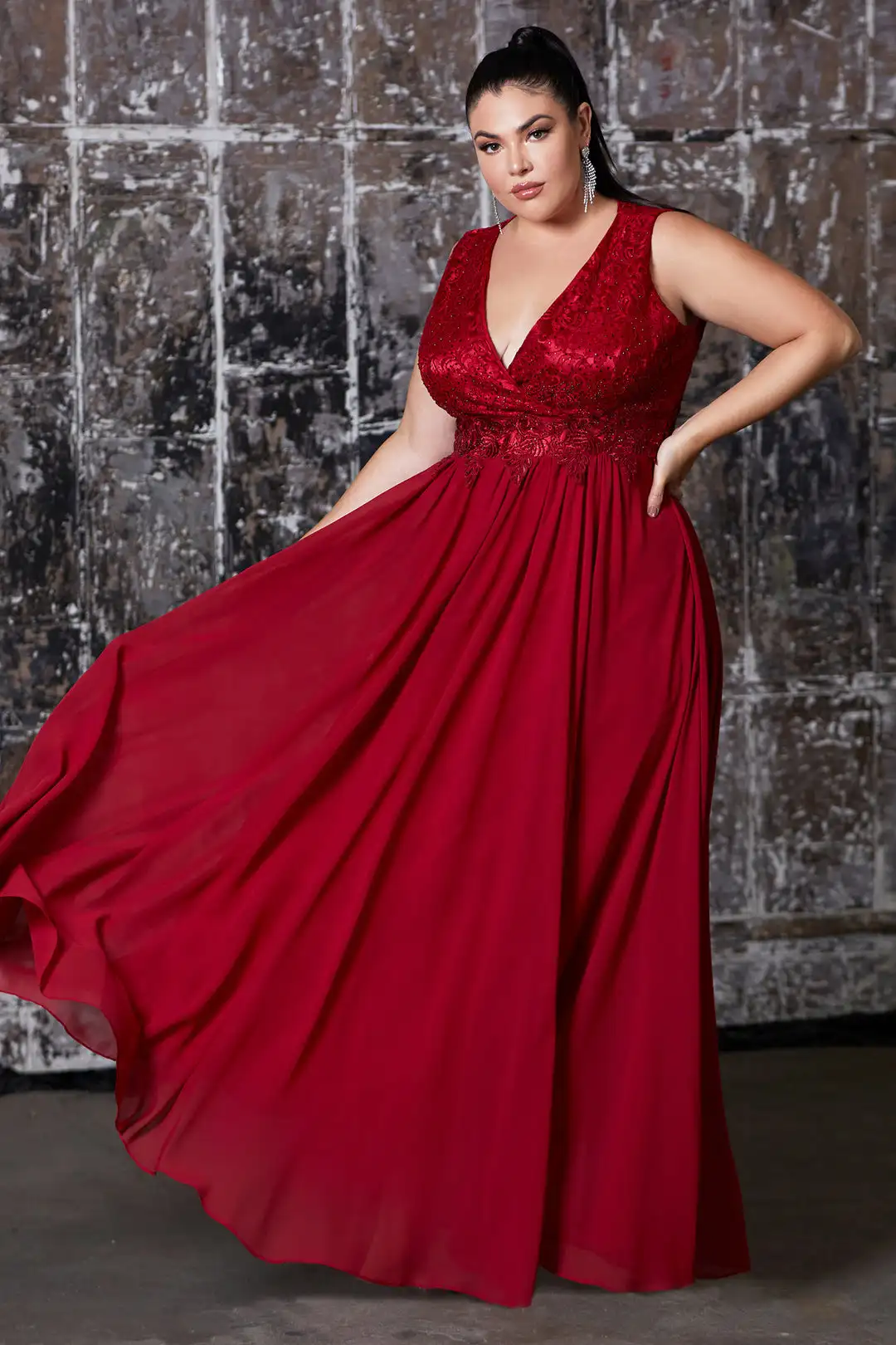 Custom Fashion Lace Embroidery Tulle Elegant Plus Size Evening Dress A-Line Off-Shoulder Bridesmaids Gown with Draped Sleeves