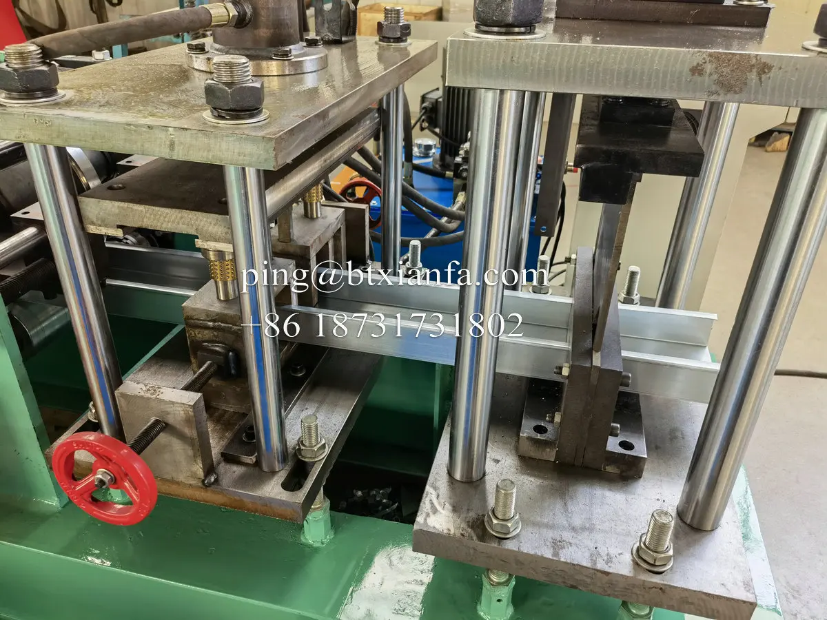 Hebei xianfa C purlin galvanized Steel cold roll forming machine