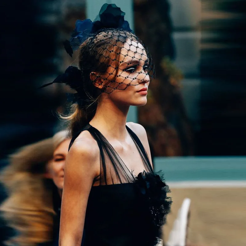 Оптовая продажа винтажные свадебные аксессуары для волос со стразами в клетку птиц вуаль