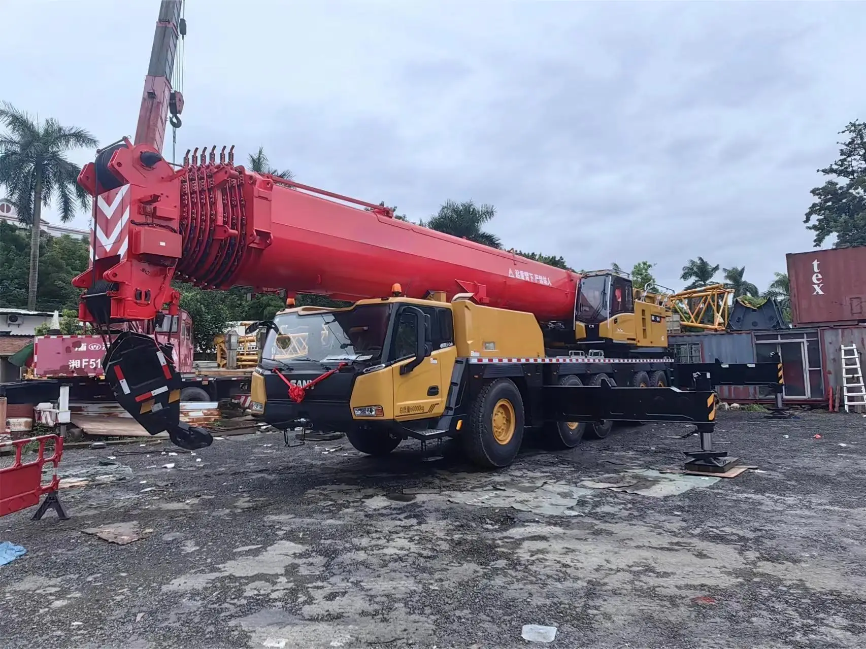 Lifting Machinery 220Ton Truck Crane SAC2200 with Factory price on Sale