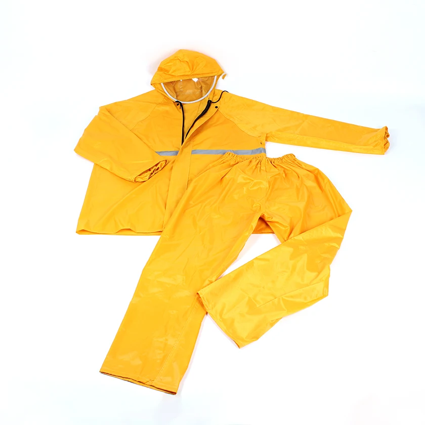 Водостойкий дождевик из ПВХ