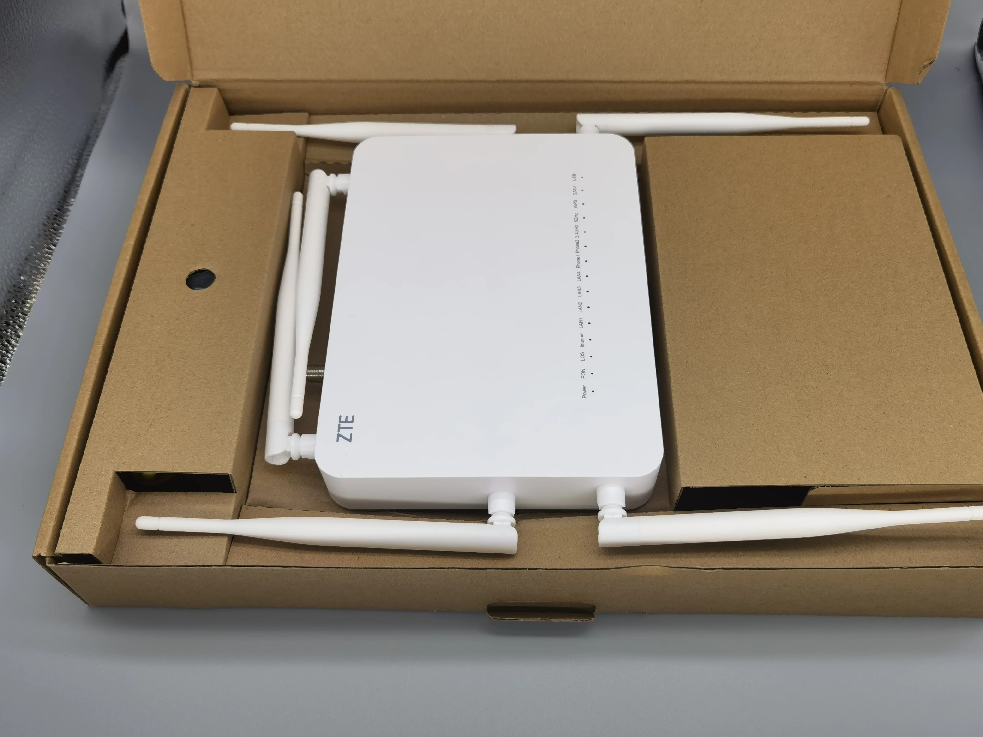 NEW Original  ZXHN F688 V6.0 AC2000 wifi 4ge 2pots  CATV 2.4g 5g  ont Gpon  fiber router 4ge+2ports+wifi  Compatible with ZTE OL