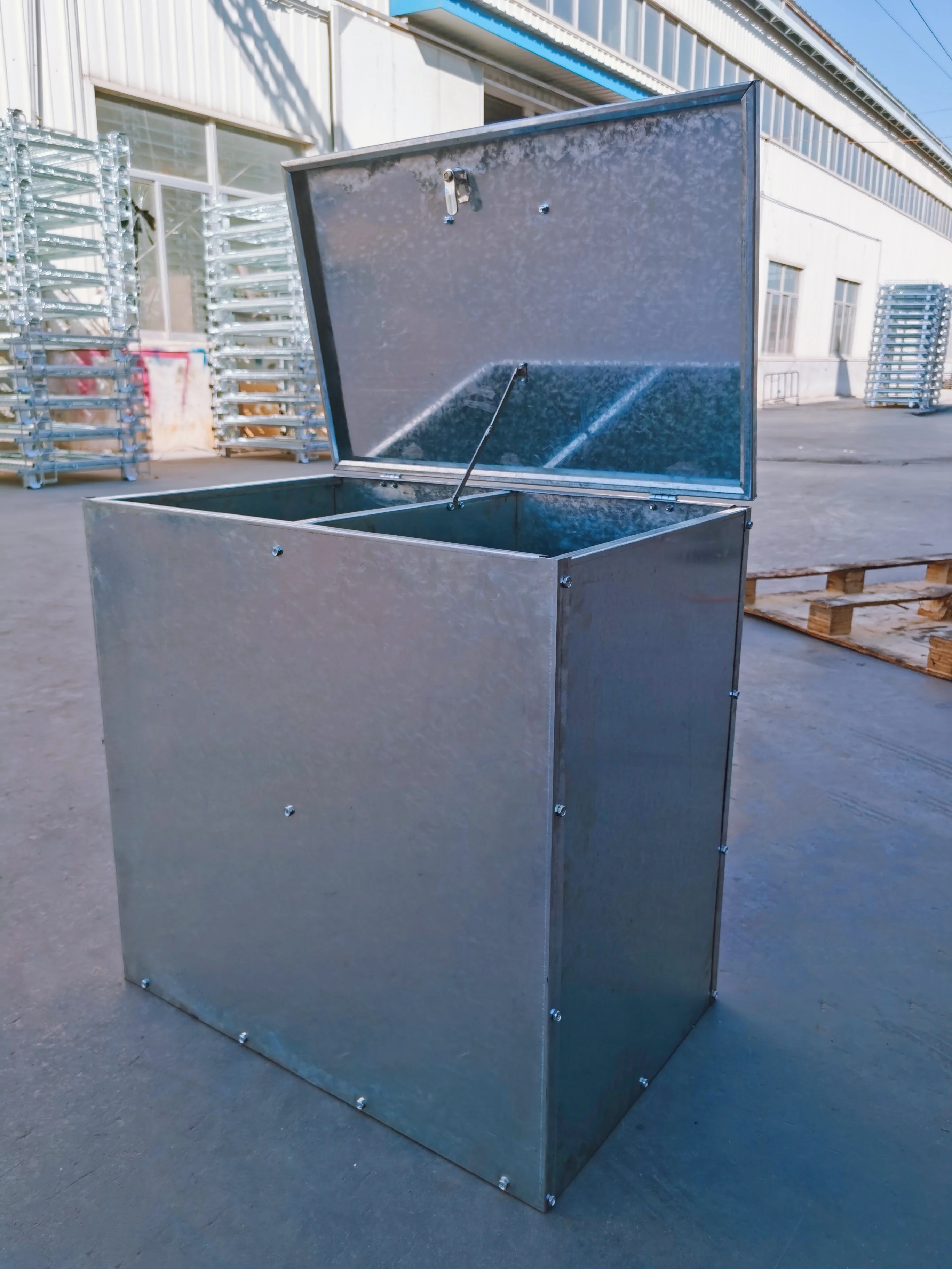 Silo Bin Hopper Bin For Animal Feed Galvanized Iron Horse Feed Bin With Lid