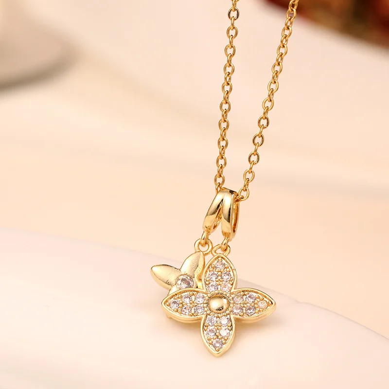 Maternity Clothes The new French light luxury four leaf clover simple necklace has small temperament, fresh and versatile clavi