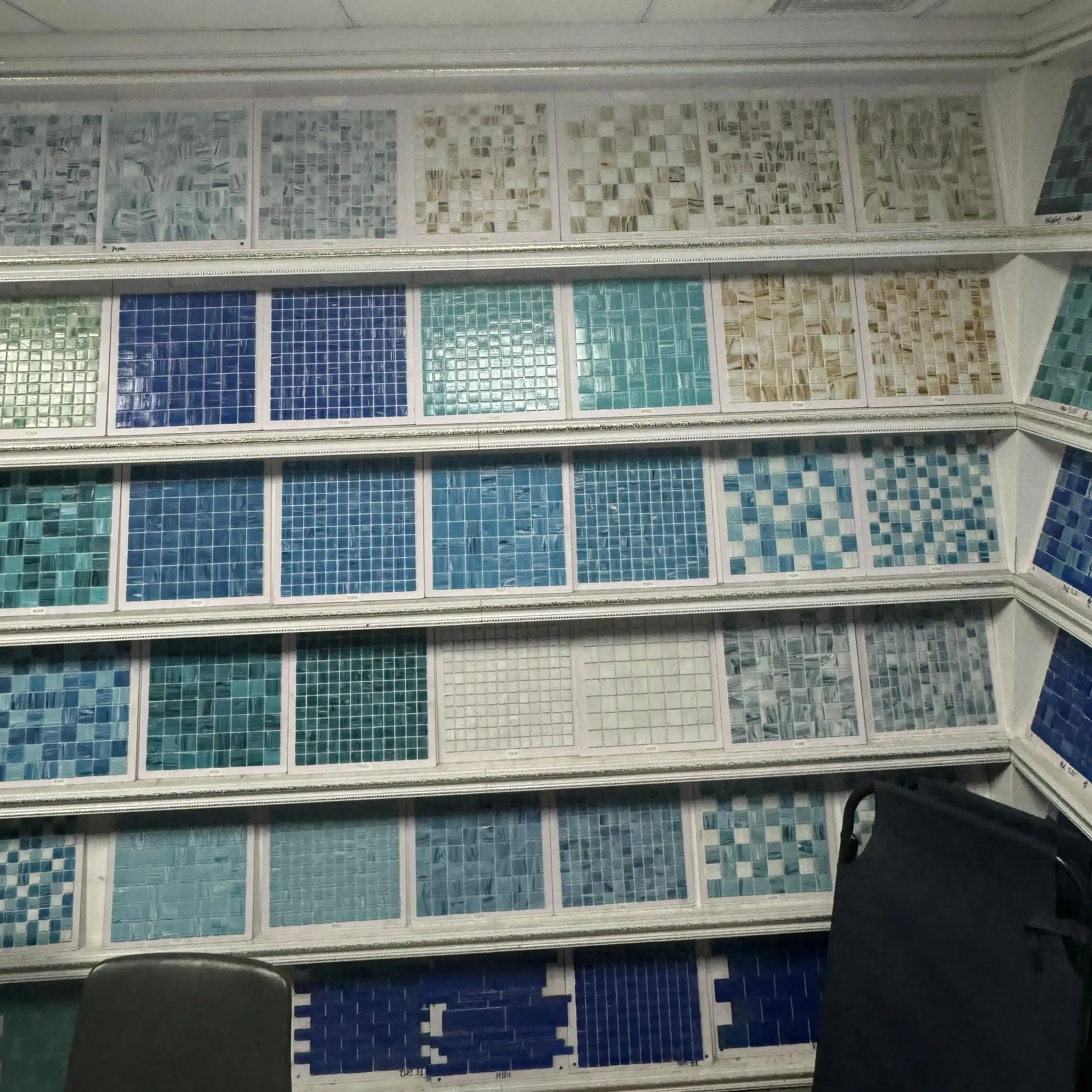 Gaoming Blue Iridescent Glass Mosaic Subway Tile for Outdoor Swimming Pool Wavy Design Porcelain Marble Stone Material