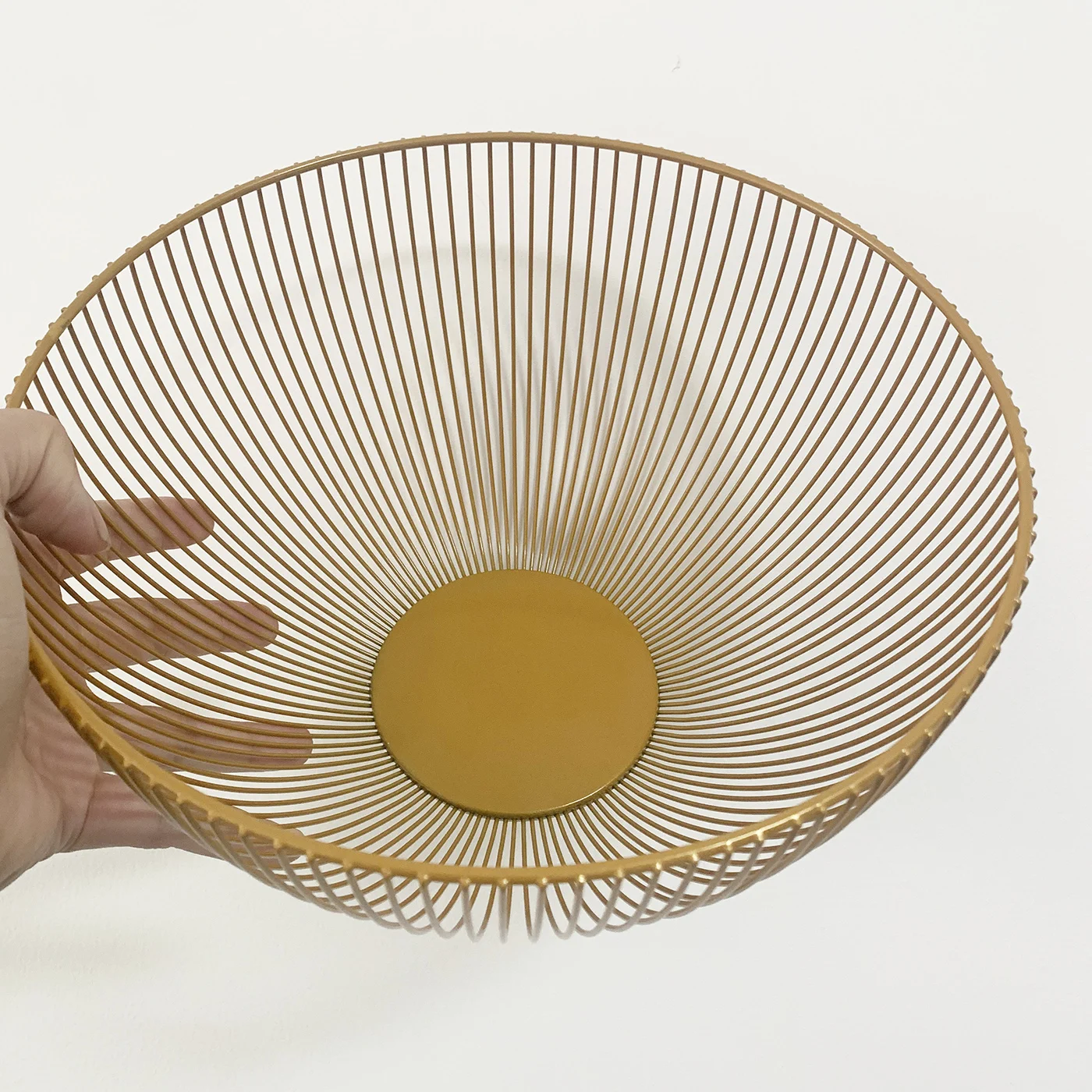 High Quality Modern Home Kitchen Storage Decor Stand Gold Black Metal Wire Counter top Fruit Bowl Basket Holder