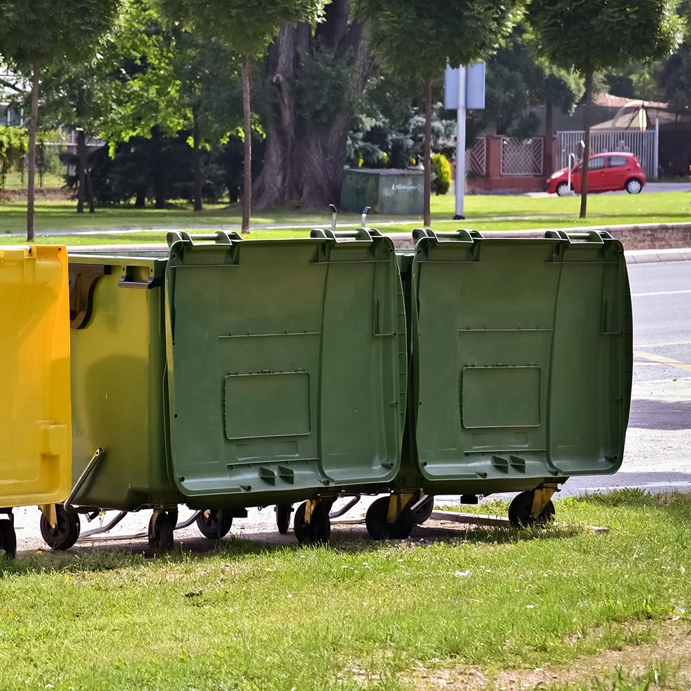 Commercial Wheelie Bins Garbage Bins On The Streets 1100 L Plastic Waste Container