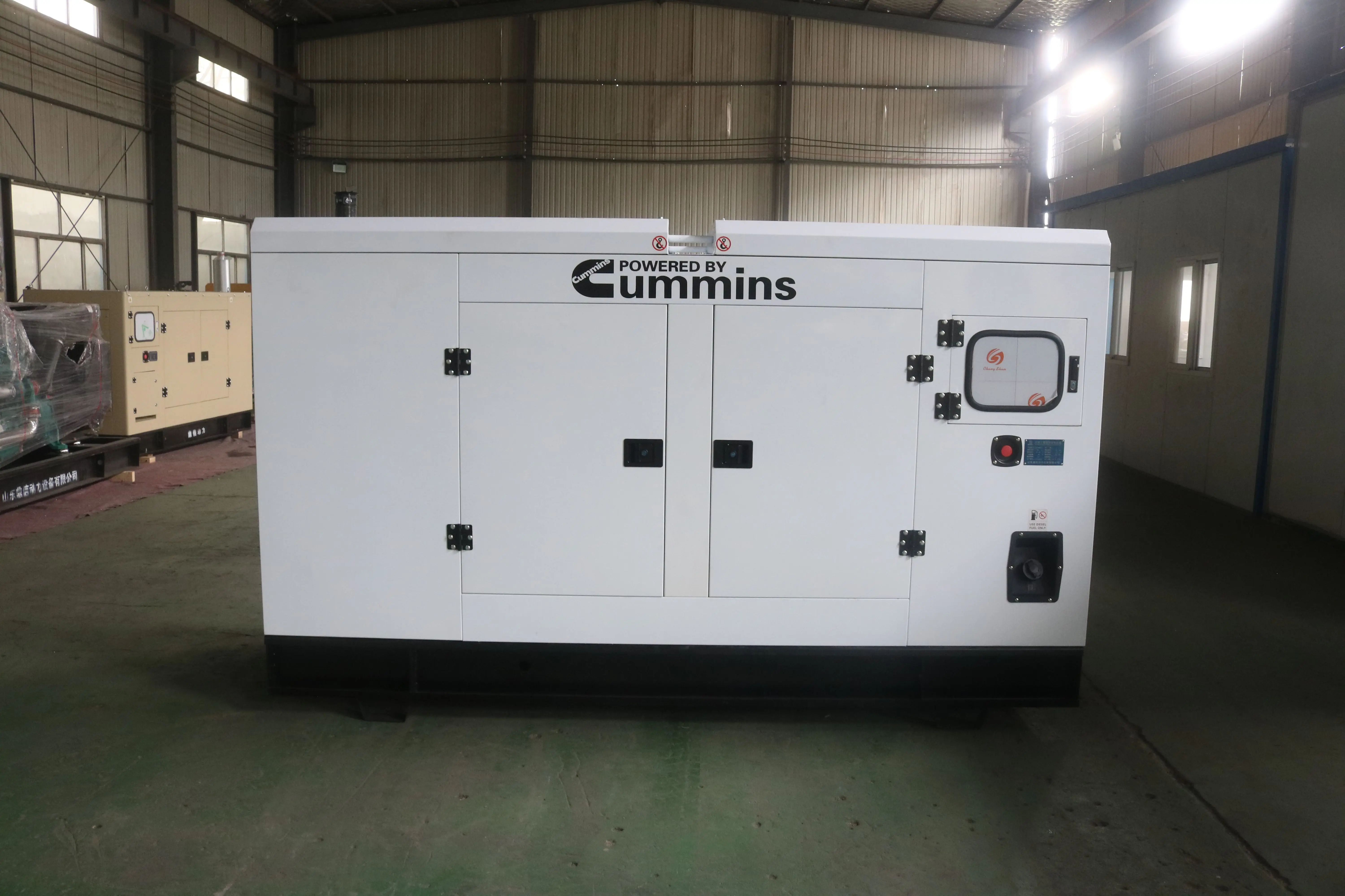 Дешевые бесшумный стиль 3 фазы 30kw 30 квт дизельный двигатель cummins Генераторная установка для цены