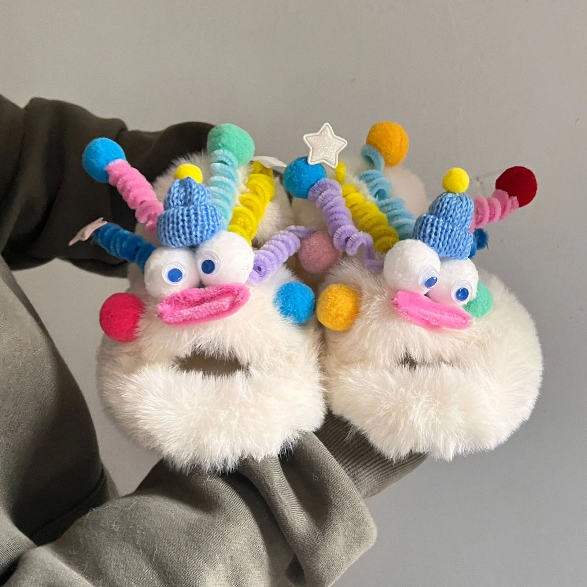Winter Furry Cute Clown Slide Slippers Soft Cozy Comfortable Indoor House Slippers For Women Ladies