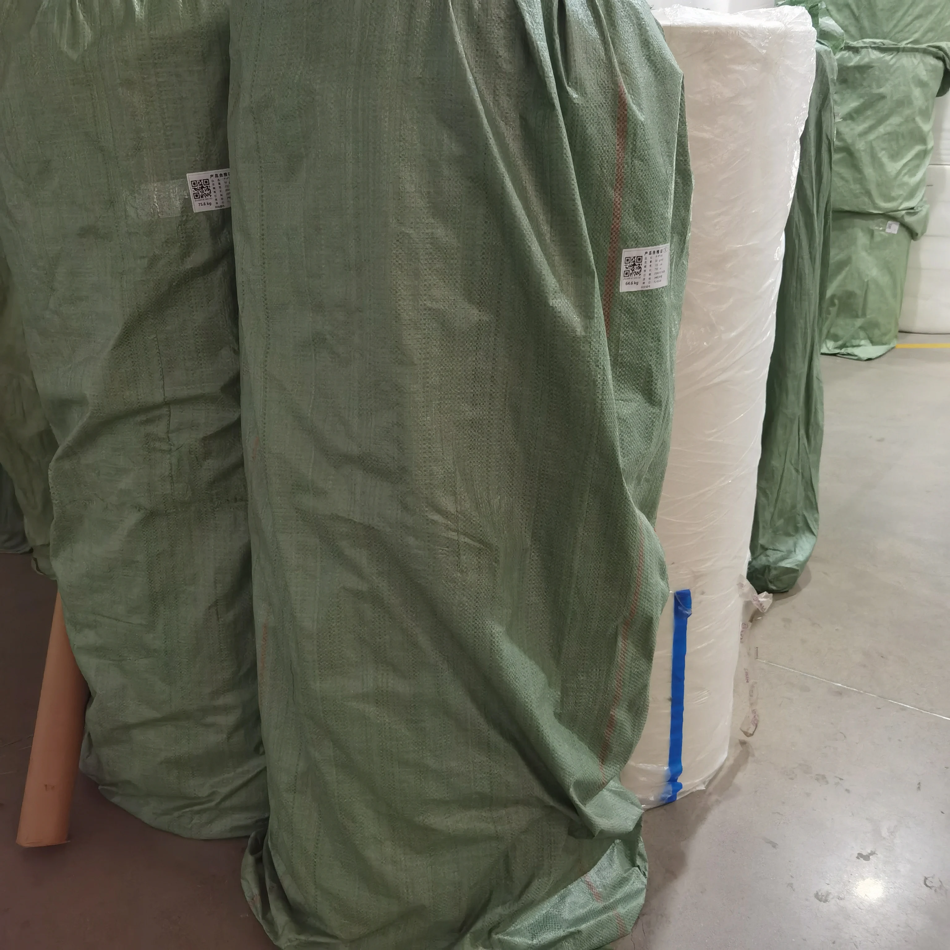 Embossed Spunlace Cleaning Tissue Cross Plain Spunlace Nonwoven Manufacturer  for Home Textile Industry