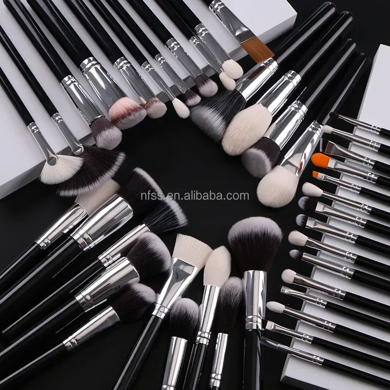 Private Label Eco Friendly Professional Black Brush Sets Original Synthetic 40 32 Pcs Powder Paint Granule Eye Makeup Brush Set