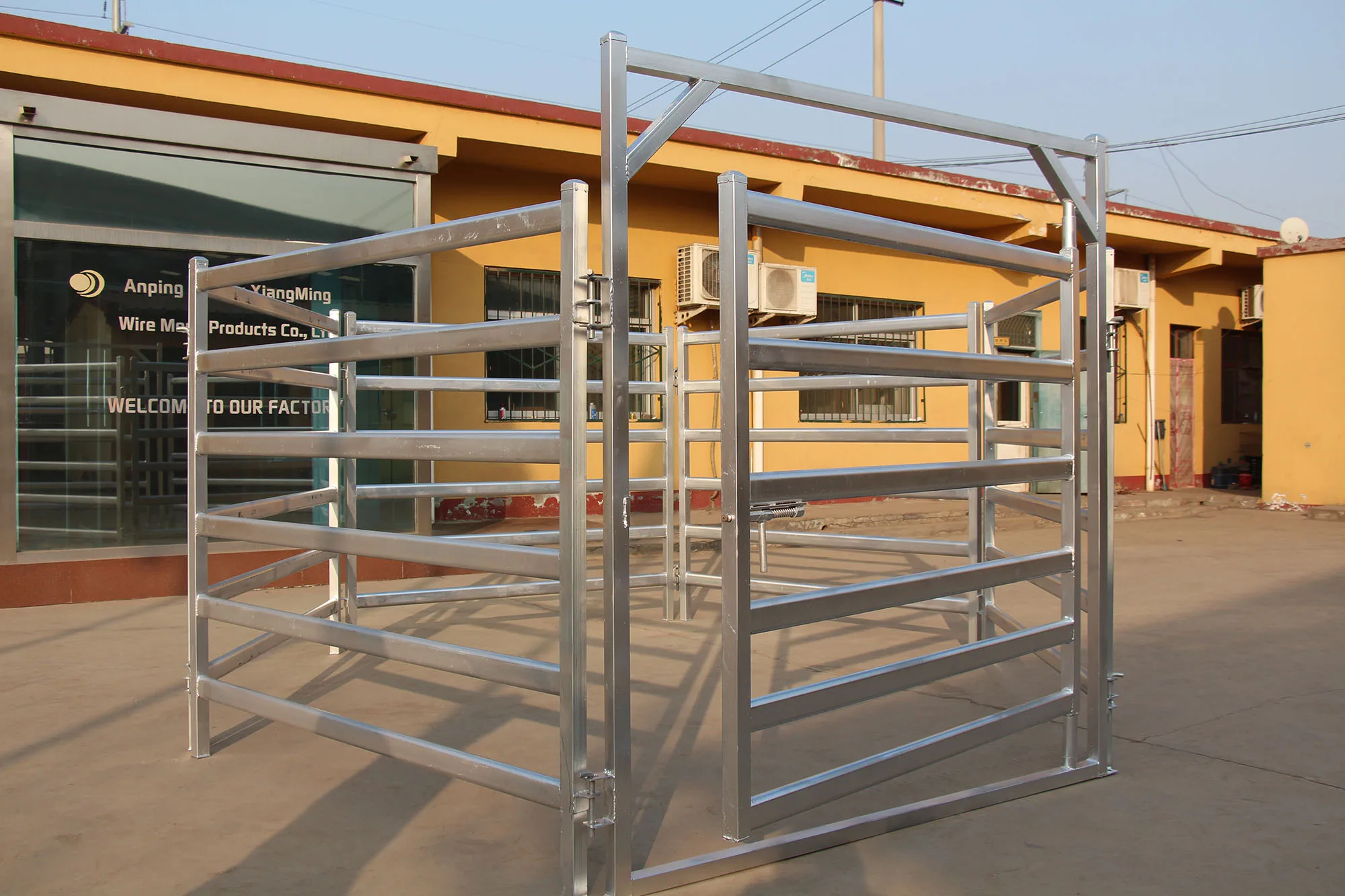Corral Fence Cattle Yard Panel and Gate