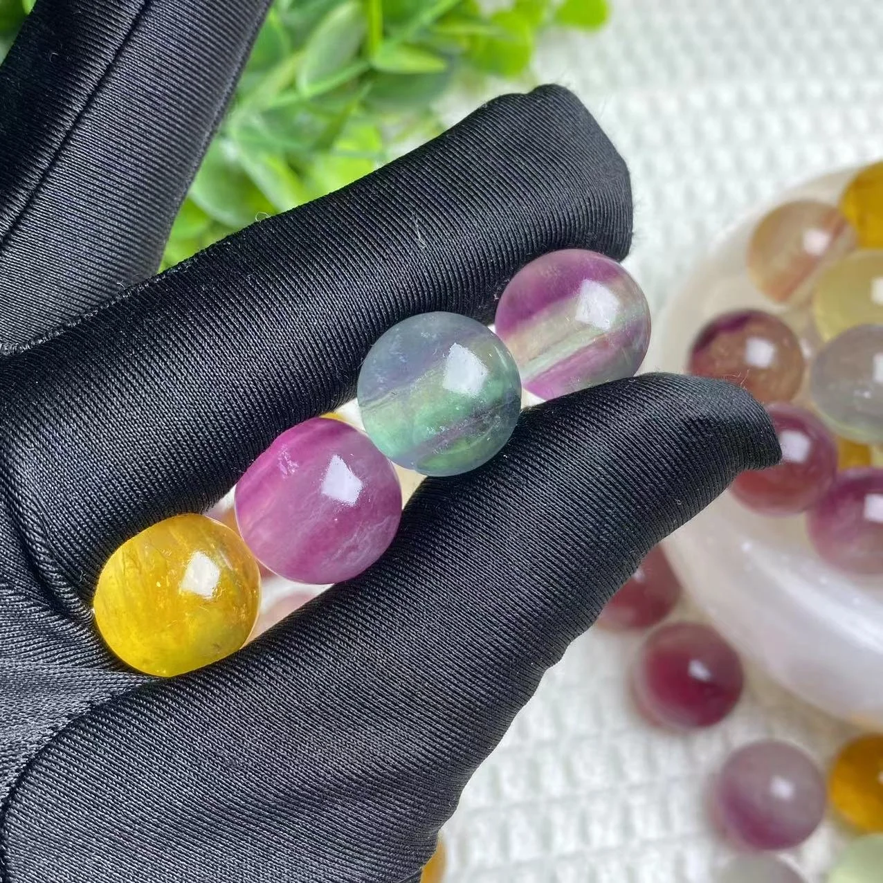 Wholesale Price 15-20mm Natural Rainbow Candy Fluorite Polished Mini Ball Healing Crystal Gem Gift Decor DIY