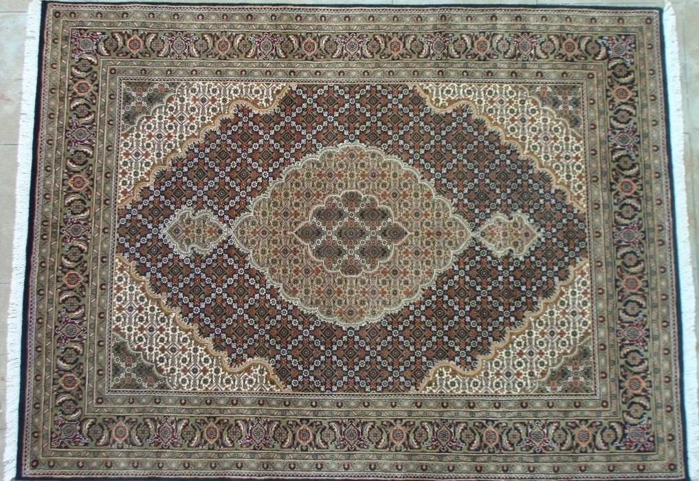 
Hand Knotted Wool Silk Bidzar Carpets 