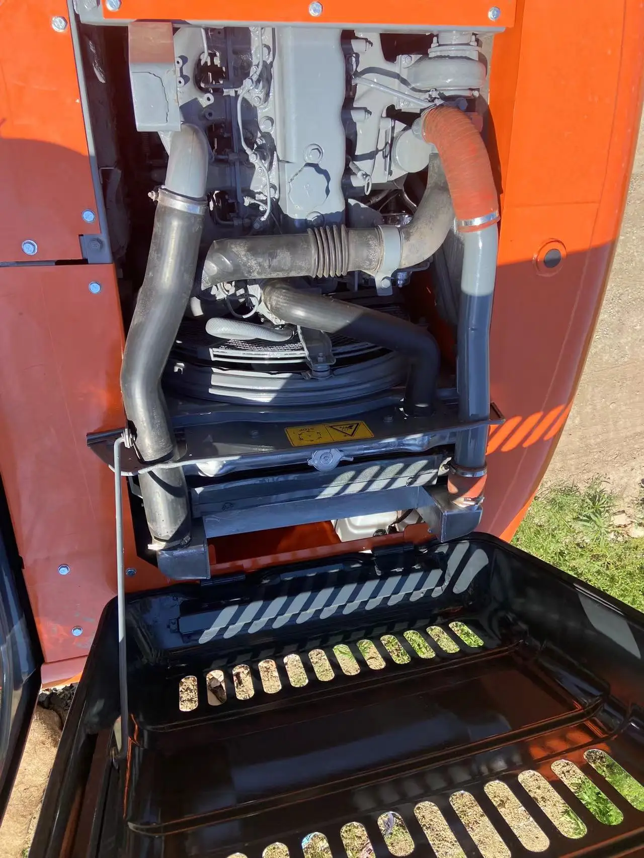 Cheaper price 12 Tons Japan Original high quality used Hitachi ZX120  crawler excavator for sale