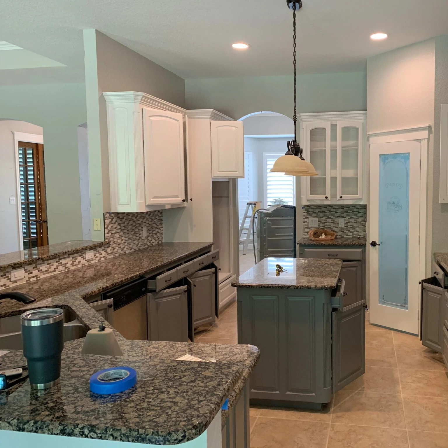 Welbom Fashion Urban Style Storage Ready Made Kitchen Cabinet Set with Quartz Stone Countertops