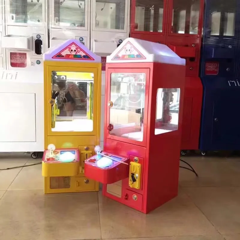 High Quality Custom Coin Operated Toy Arcade Crane Claw Machine Remote Control Customized Coin Operated Doll Gift Crane