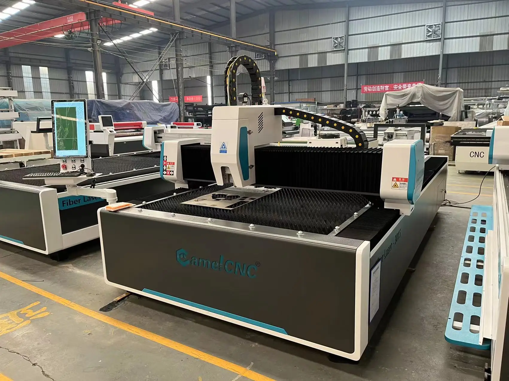 Jinan Camel CNC Machinery CA1530 2040 Металлическое волокно лазерная резка трубы из нержавеющей стали/алюминий/железо/медь/металл cnc лазер