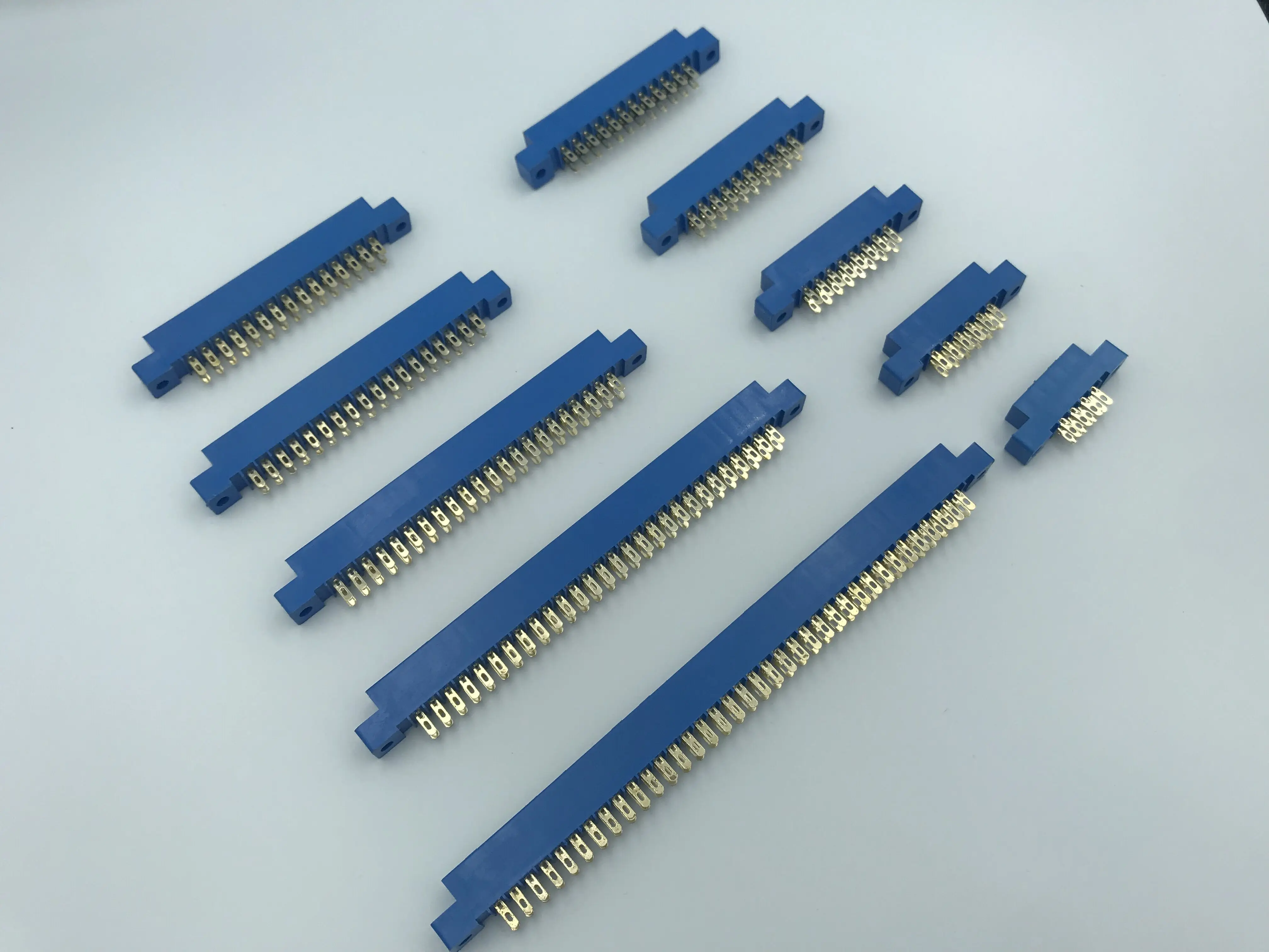 2.54mm Pitch Edge Card Connector With Ear Type 44 56 60 72 86 100 pin CE ROHS LL1038-2