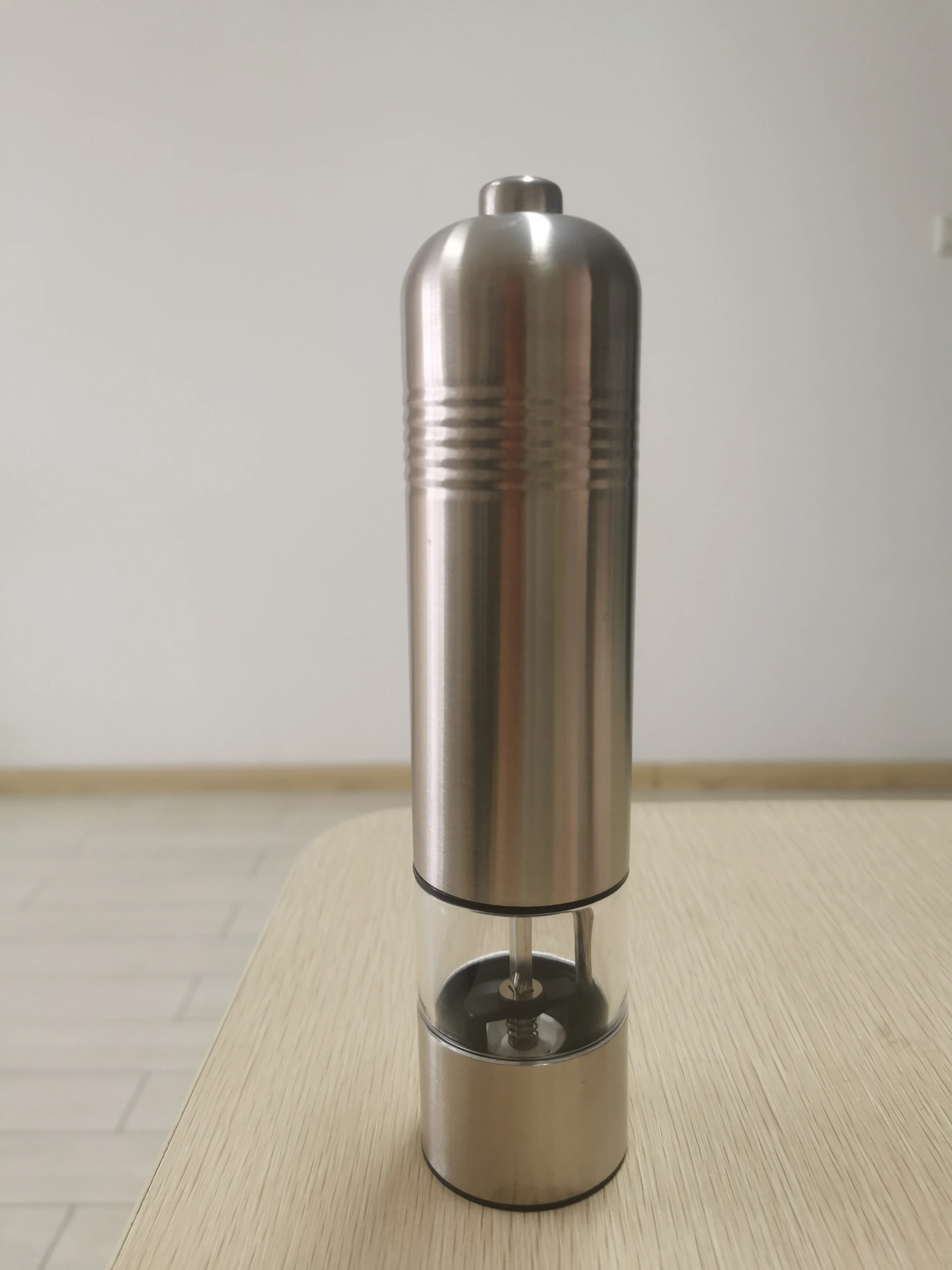China manufacturing source manufacturersstainless steel electric salt and pepper mill with light with base