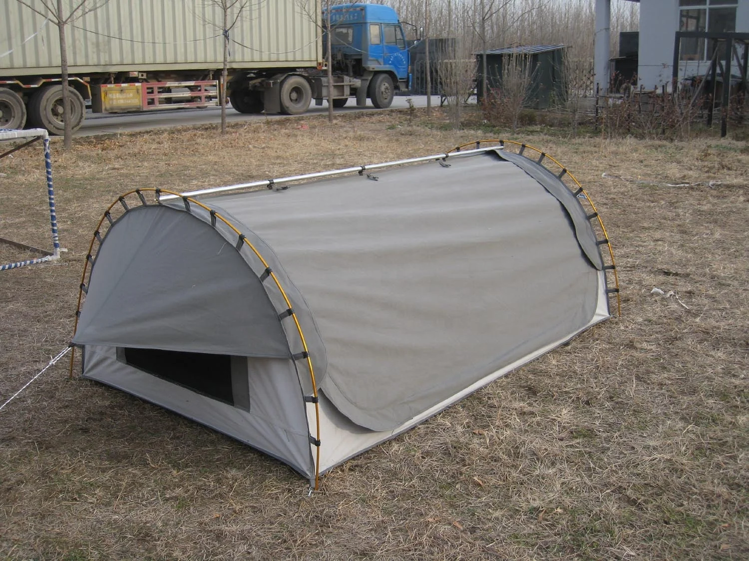 Custom waterproof round winter outdoor tent 4 season 2 person
