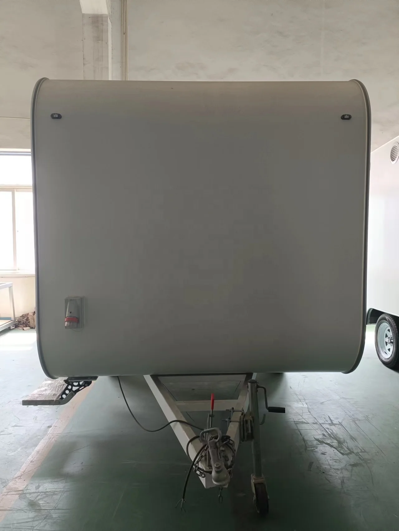 Prefabricated Dining Car Prefab House for Food truck Tiny Coffee House Snack Bars Modern Cafe pod Retail Shops on Wheel