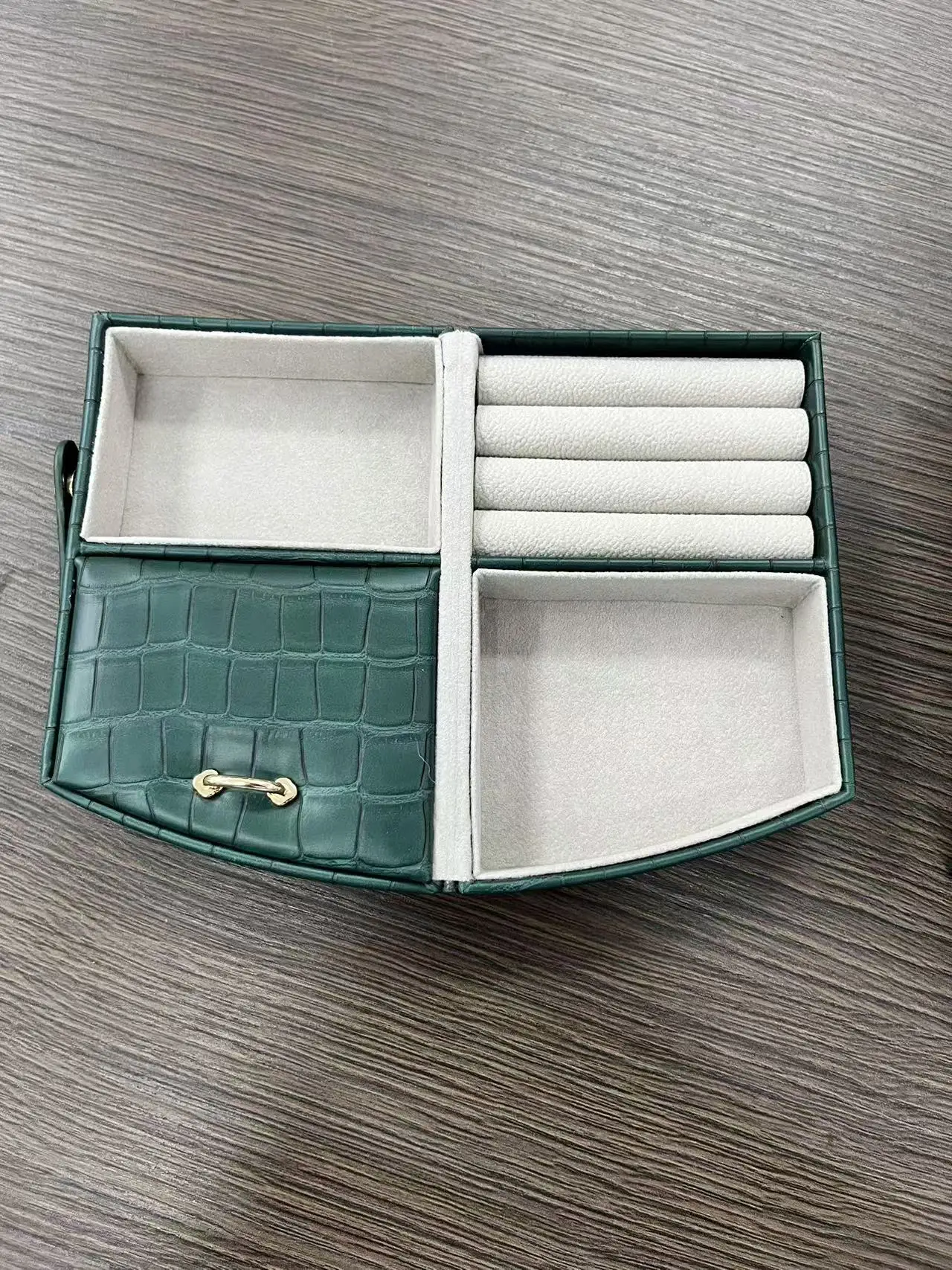 Portable three-layer leather jewelry box ring necklace large capacity jewelry storage box