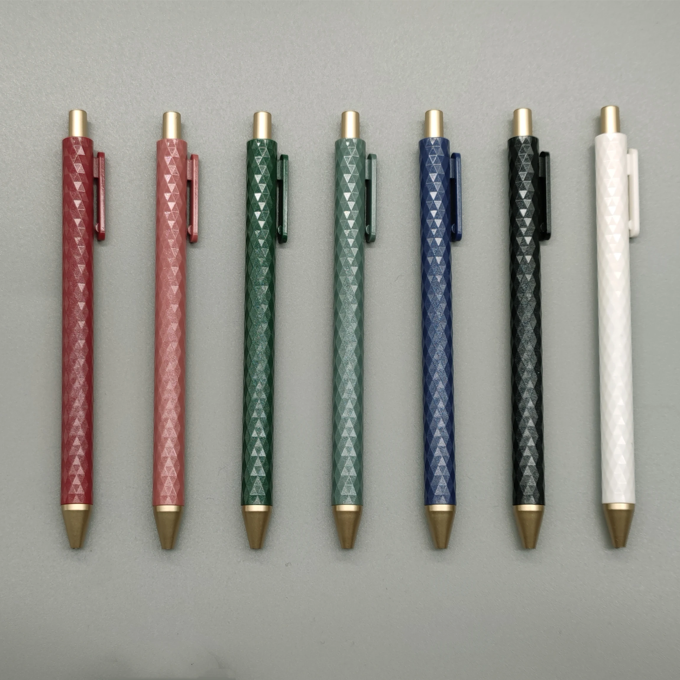 Diamond cut plastic ball point pen office writing promotion neutral pen [manufacturers with large direct sales volume are prefer