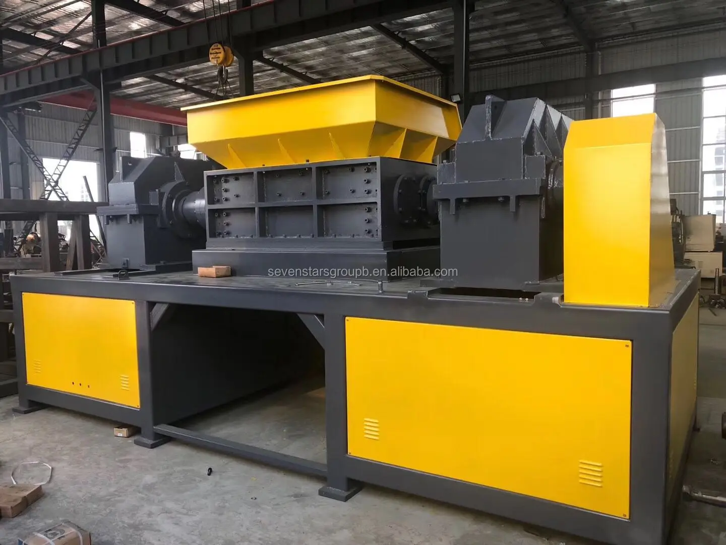 Double Shaft Shredder car tire metal shredder truck tyre recycle
