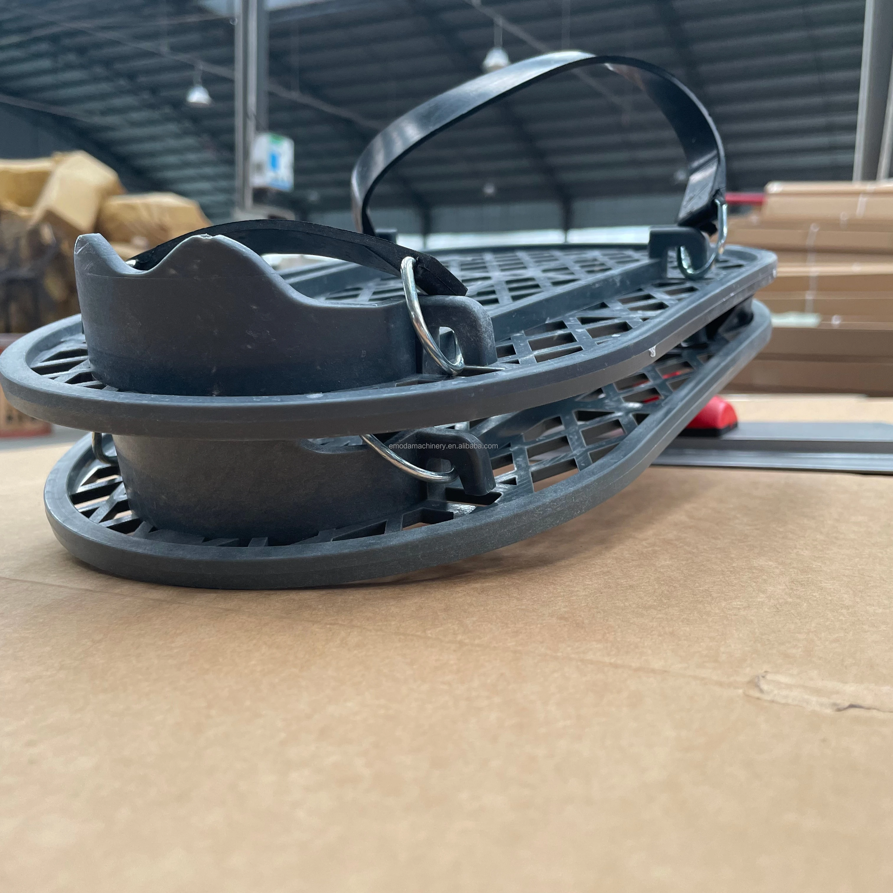 EPOXY COATING EPOXY SELF LEVELING POLYURETHANE CONCRETE Needle Spiked shoes for Para Epoix Screeding Nagelsohlen