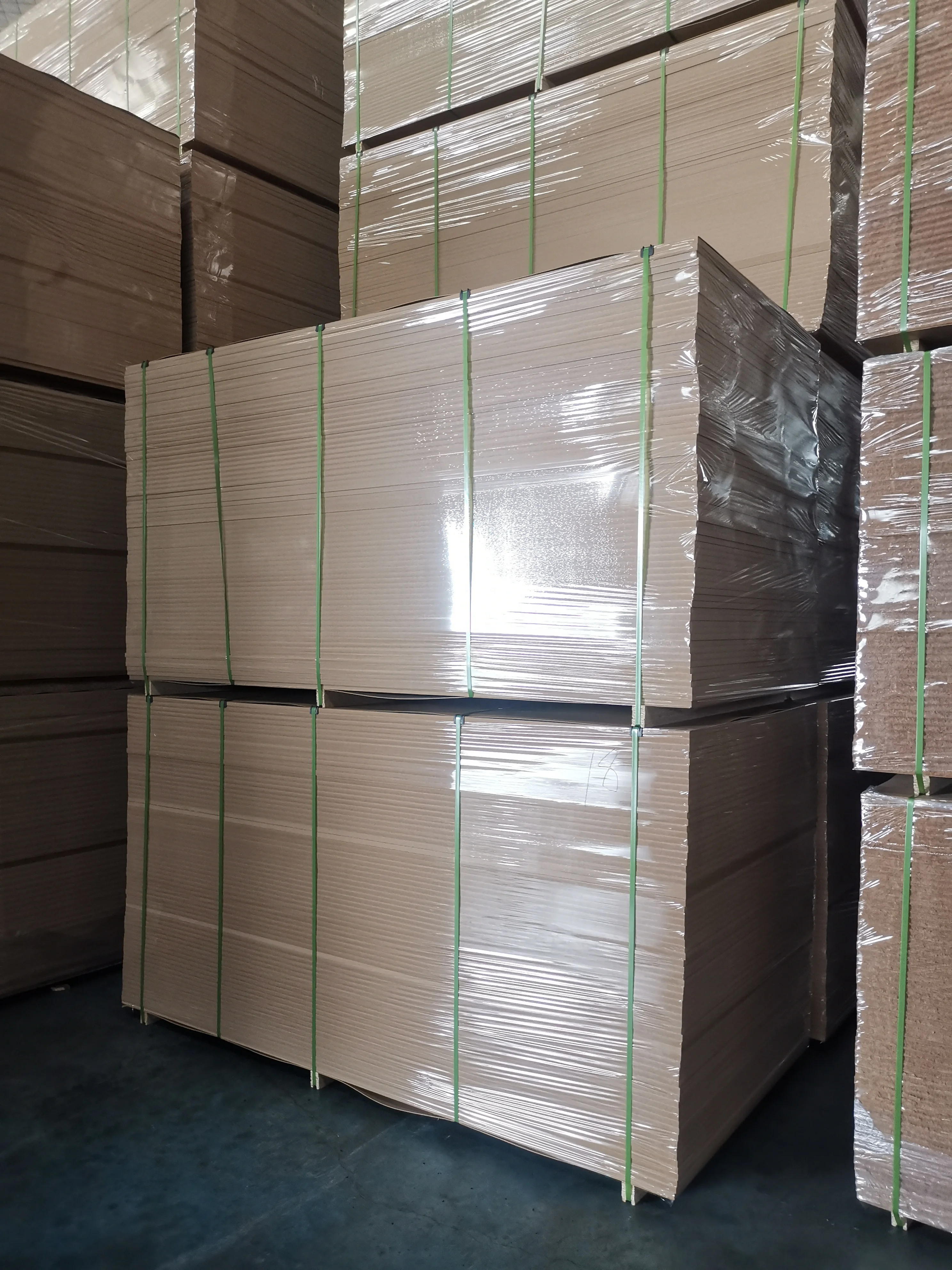 Wholesale Wood Fence Panels 18Mm wood water resistant waterproof melamine Mdf Board price