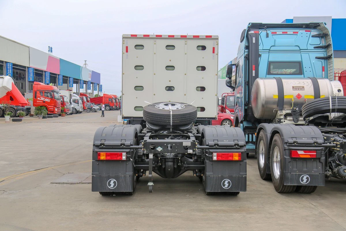 Towing 39 tons compressed natural gas power 6x4 460hp engine 10 wheels 12r22.5 tires 1696L trailer head tractor trucks