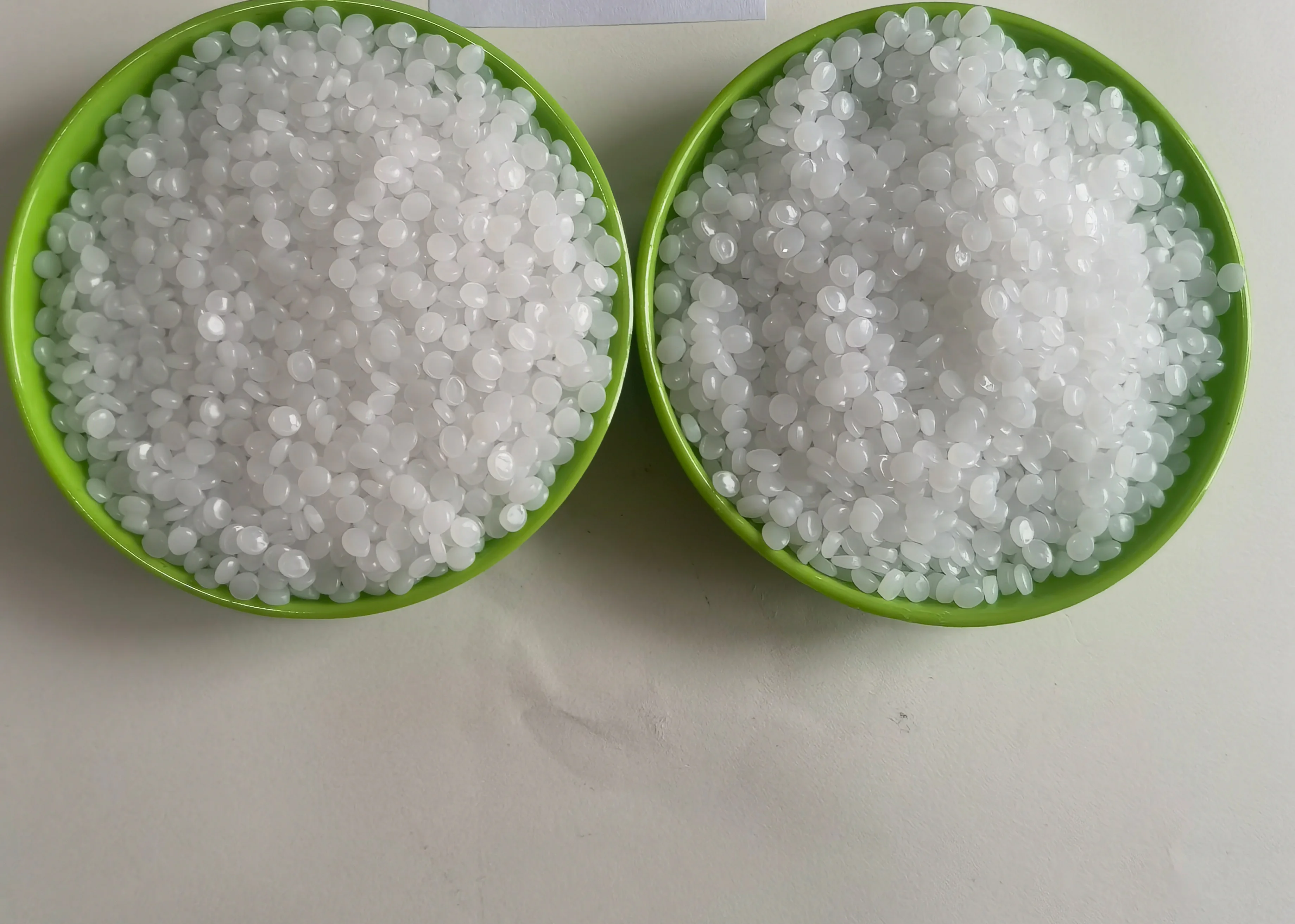 Полиэтилен высокой плотности HDPE натуральные гранулы пластиковое сырье полипропиленовые экструзионное выдувное