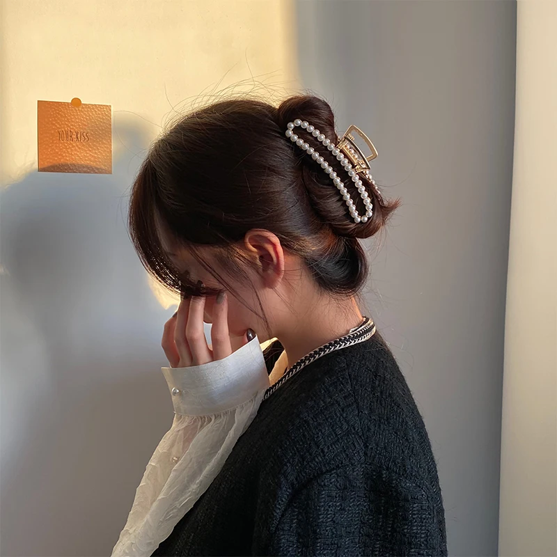 3 Designs Large Pearl Hair Clips Elliptical Crescent Rhinestone Hair Claws for Women Moon French Elegant Hair jewelry