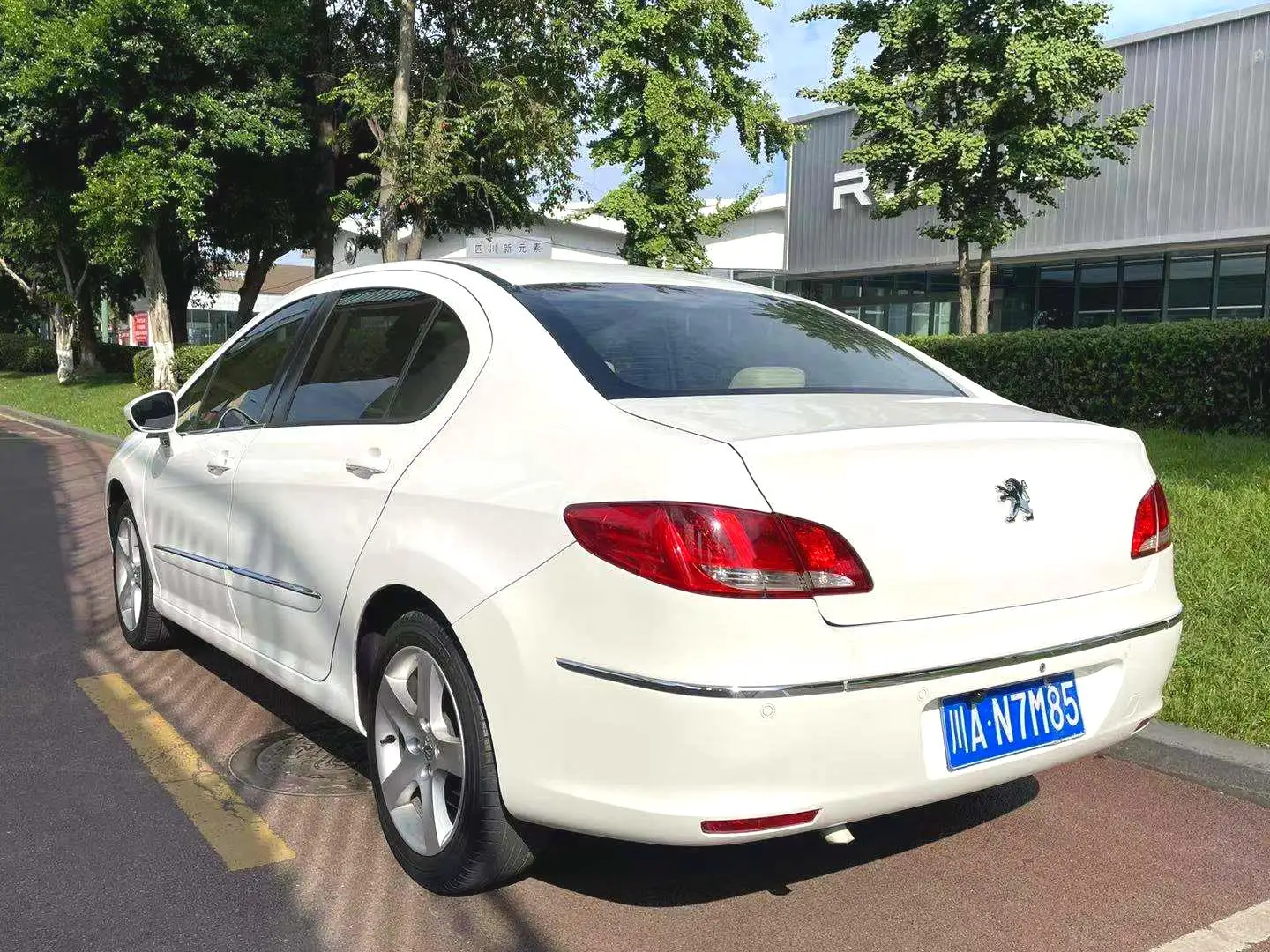 Used Cars dongfeng Peugeot 2010 vehicle cheap for wholesale