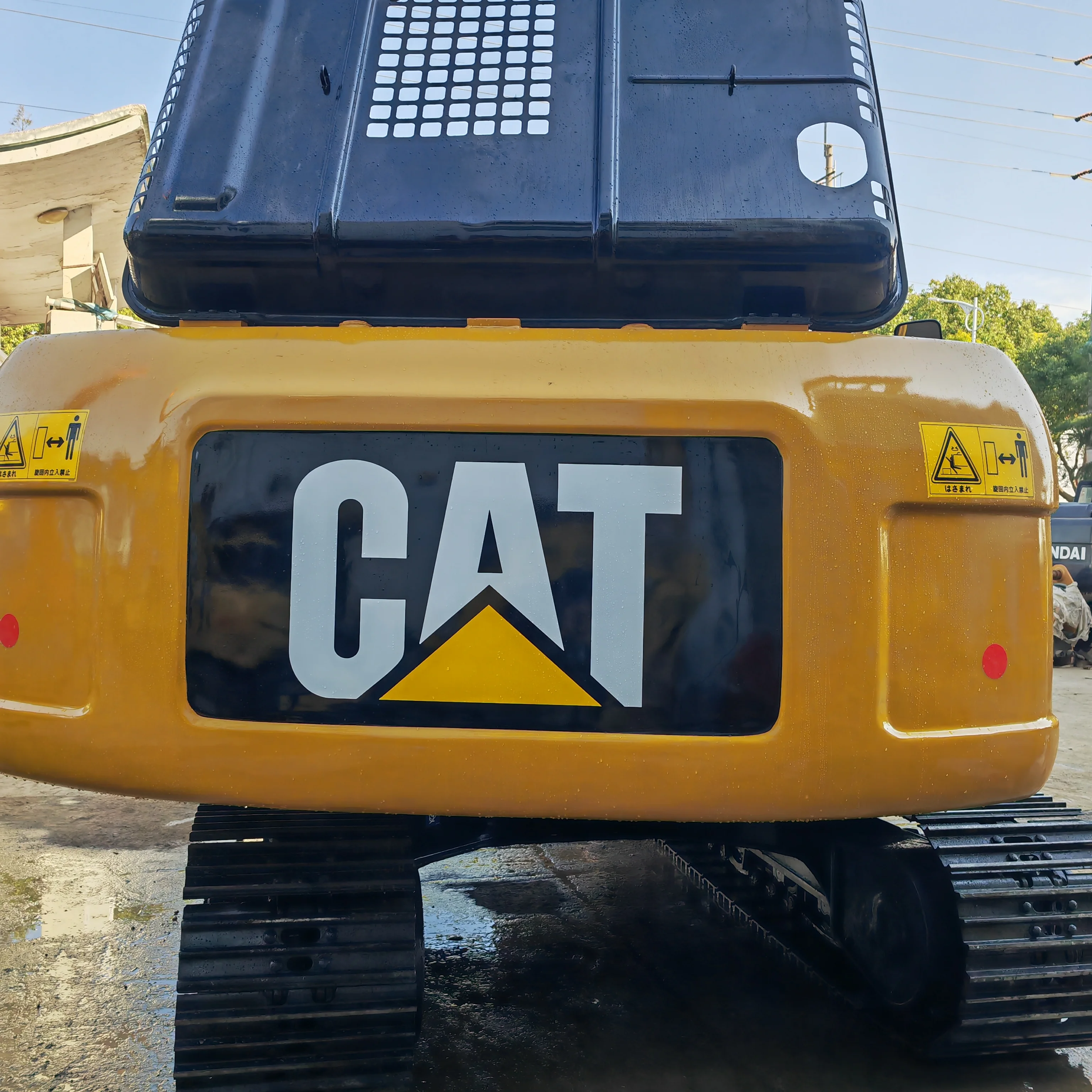 Hot selling original Japan 2021 year 20 ton used excavator cat320 cat320D excavator for sale in Shanghai