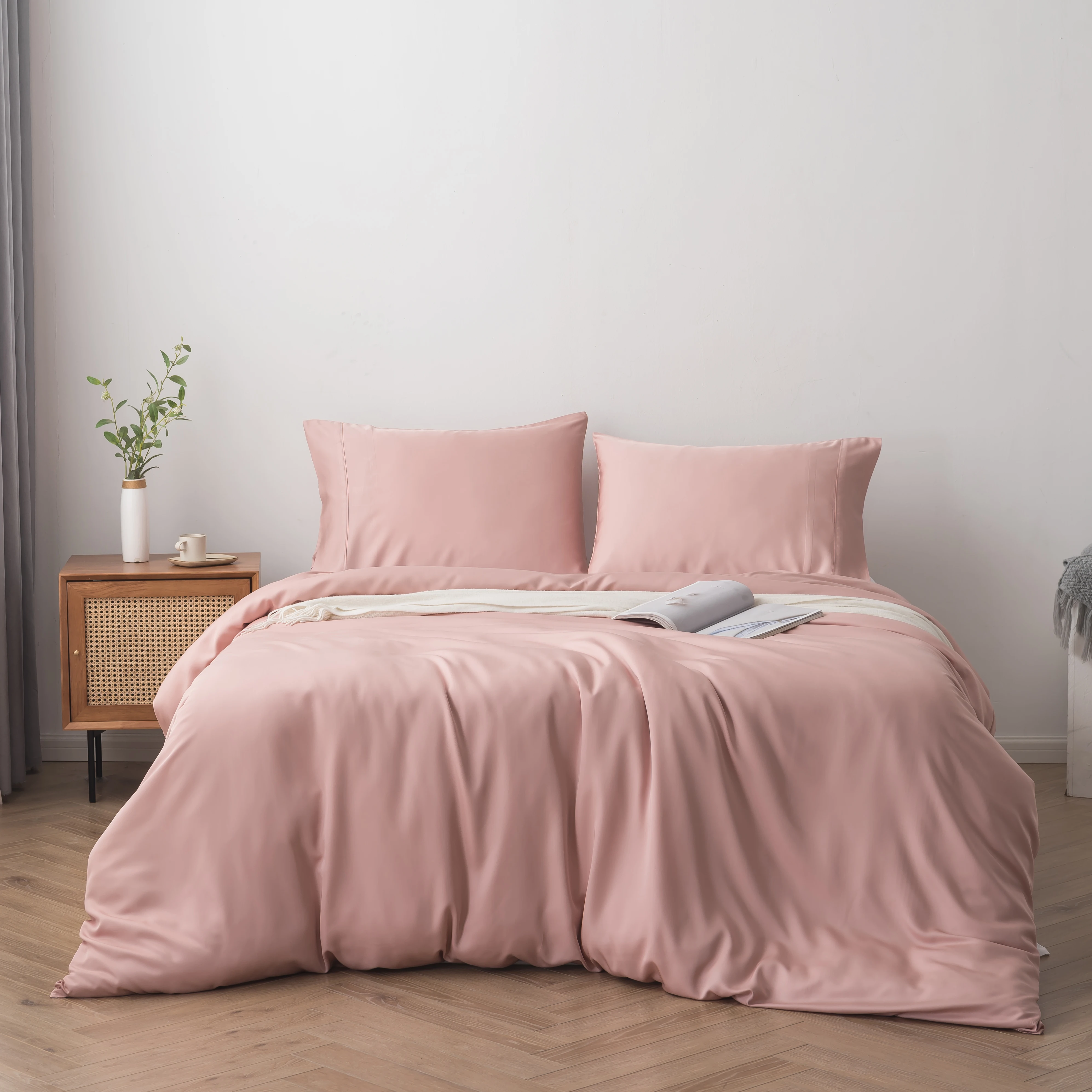 2024 Hot Sale 300TC Bamboo Lyocell Viscose Cooling Sheet Set King Size Cozy Solid Plain Bamboo Bedding for Home or Hotel Use