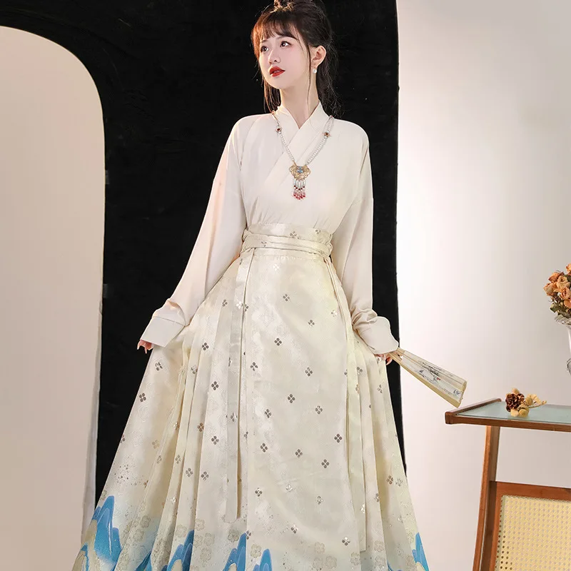 Traditional Design Hanfu Chinese Embroidery Beautiful Landscape Patterns Hanfu Comfortable Daily Hanfu Women Chinese Traditional