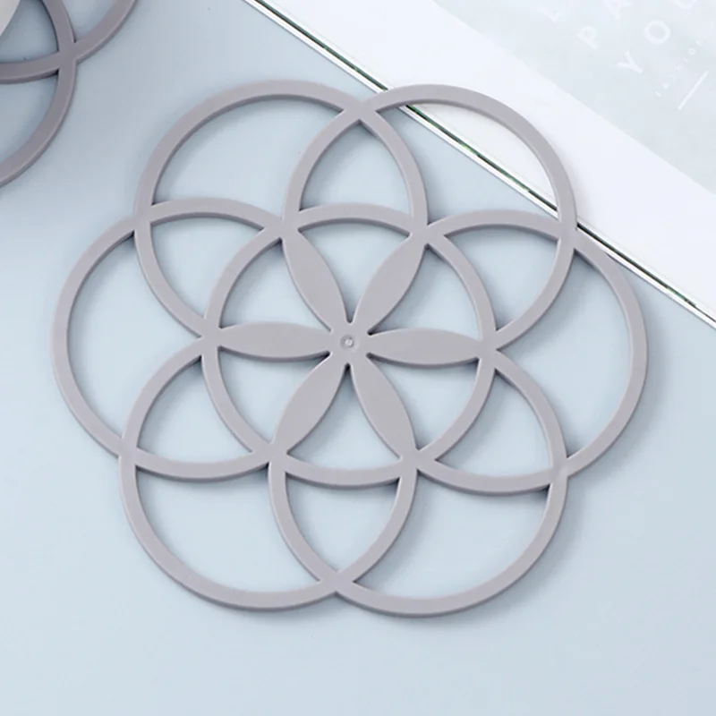 Silicone Trivet Mat Hot Pot Holder Heat Resistant Modern Kitchen Hot Pads for Pots & Pans