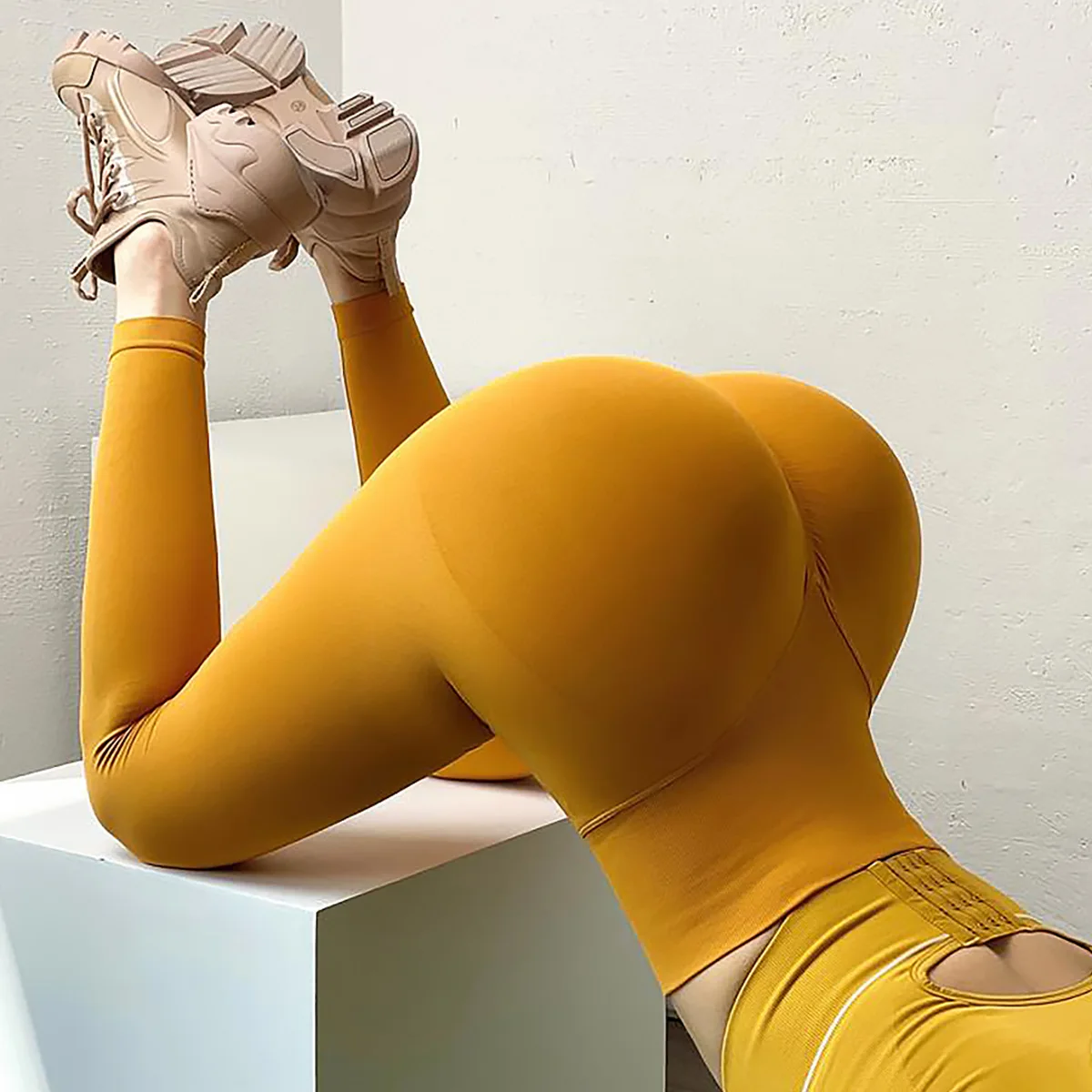 MOQ 1 Women Soft Sport Wear Scrunch Butt Lift Seamless Leggings Custom Ribbed Push Up Booty Workout Gym Fitness Yoga Tights