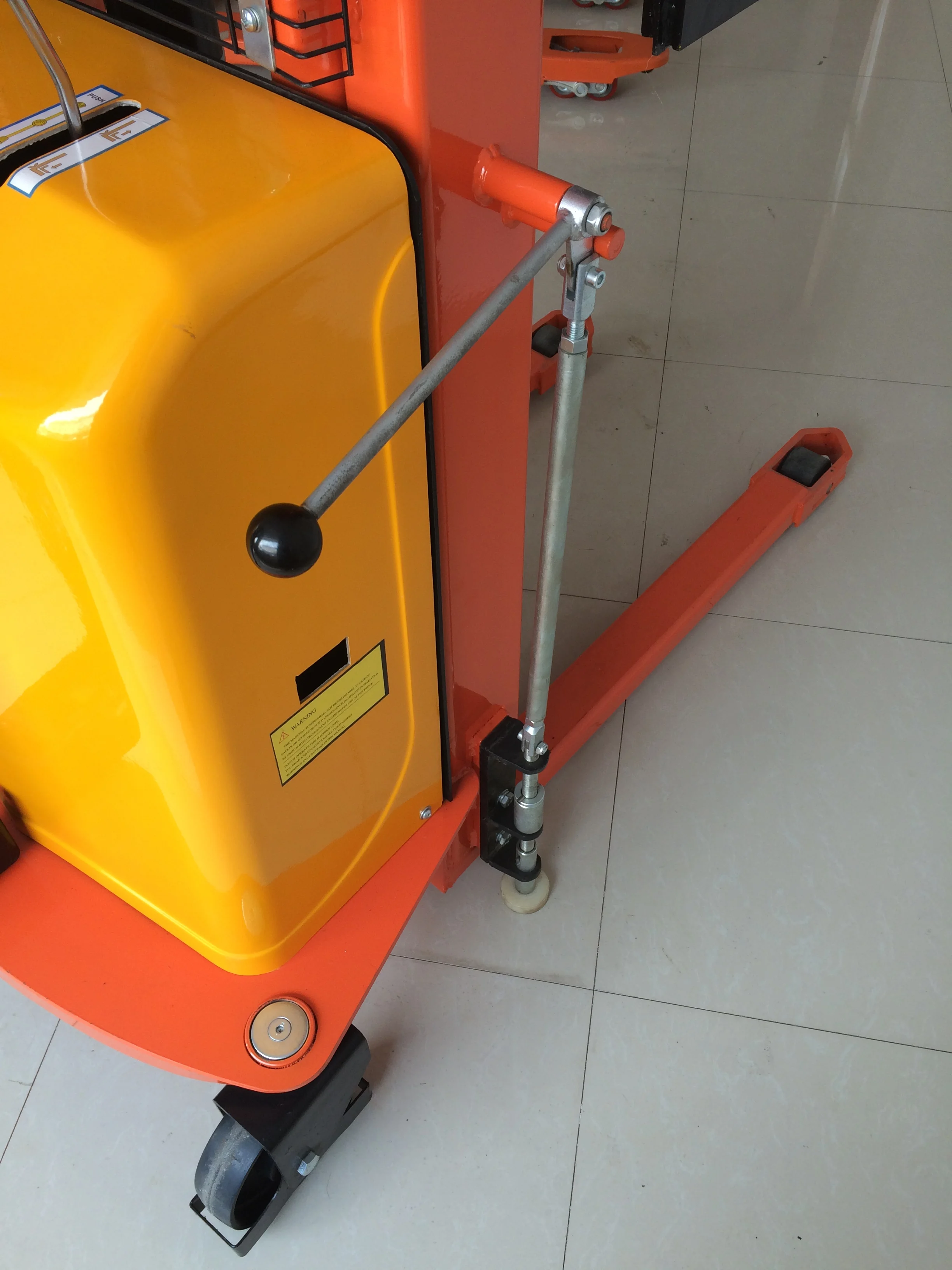 battery operated 4 wheel electric reach truck forklift truck 1 ton semi-electric pallet stacker