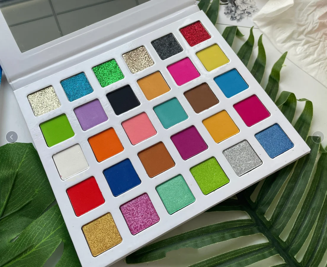 Cosmetic makeup  vegan empty custom eyeshadow palette packaging make your own brand empty eye shadow palette