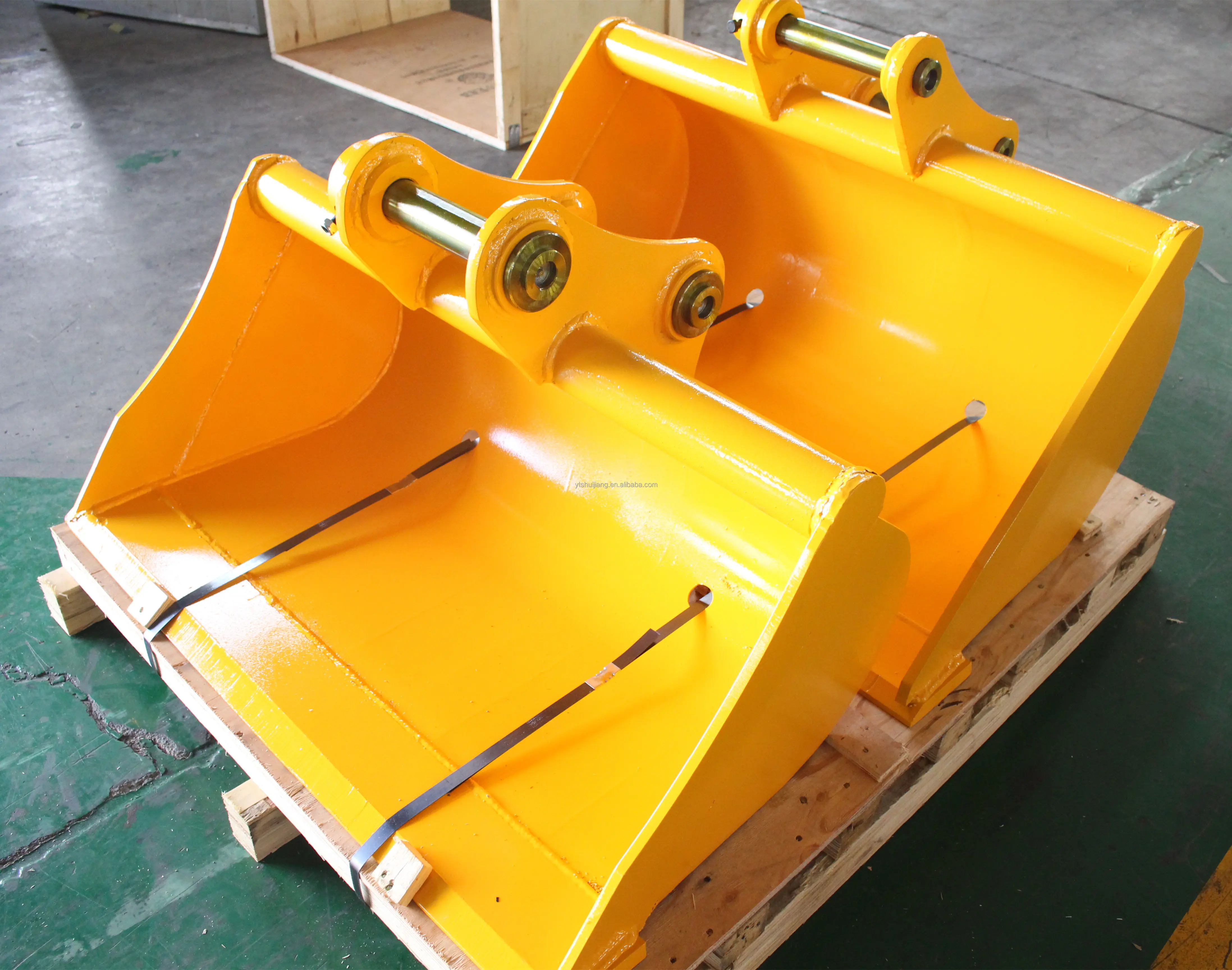 Mining rock bucket Excavator concrete block crushing bucket
