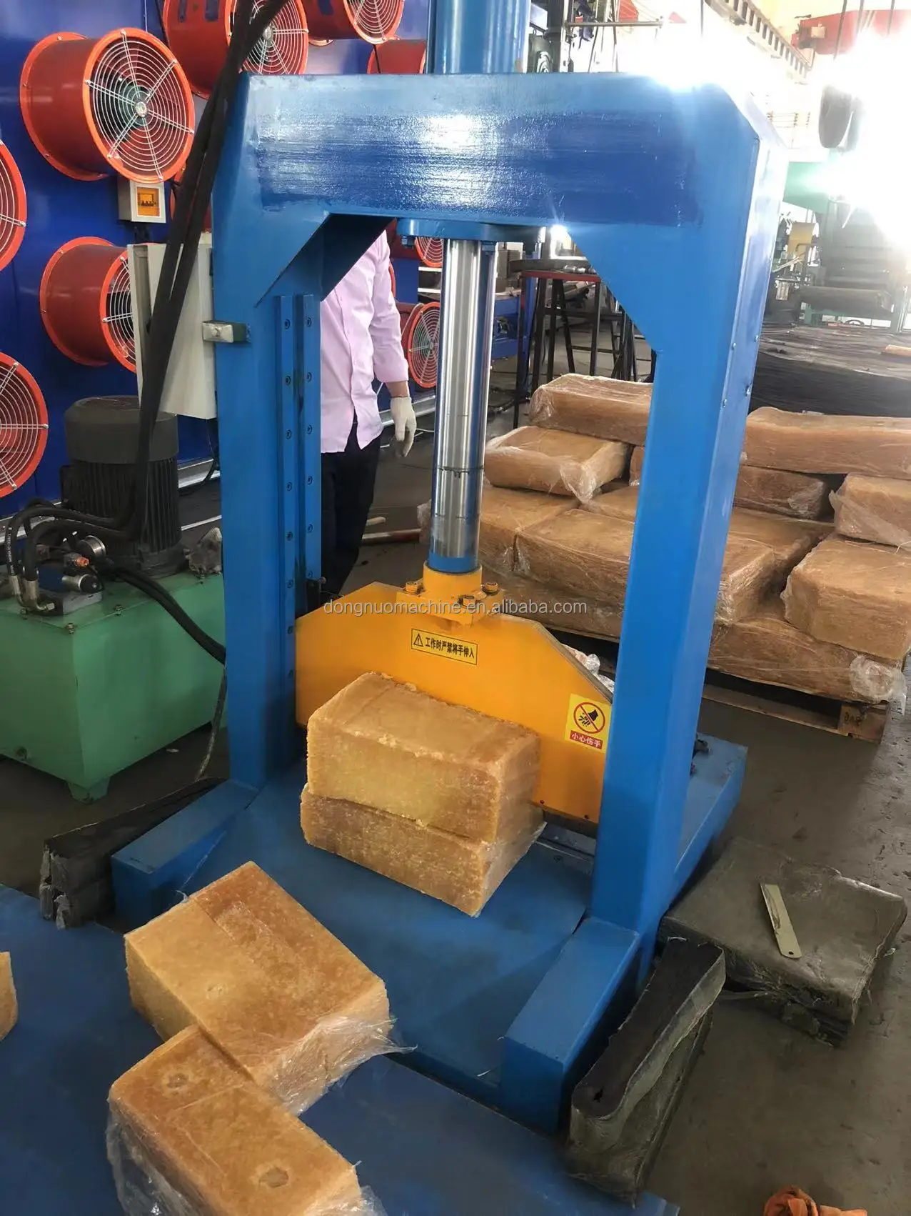 Rubber bale cutters for rubber cutting machinery apply for rubber plastic and soft metal products cutting